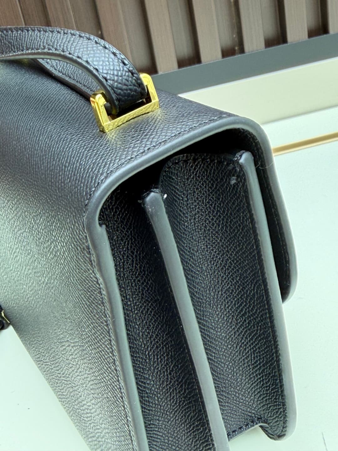 C4781 The flight attendant’s bag is small size💰 I really love this Hermès Kangkang bag – it’s just like the “white moonlight” in my mind. The color is extremely gentle. The shape of the bag is elegant. I usually pair it with light-colored clothes: wear it — image 6