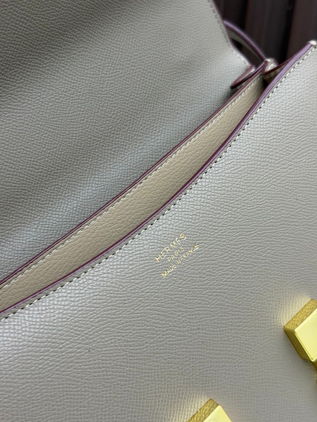 C4772 The flight attendant’s large-sized bag💰 – this Hermès Kangkang bag is just the perfect “white moonlight” in my mind. The color is extremely gentle. The shape of the bag is elegant and stylish. I usually pair it with light-colored clothes: wear it wi — image 8