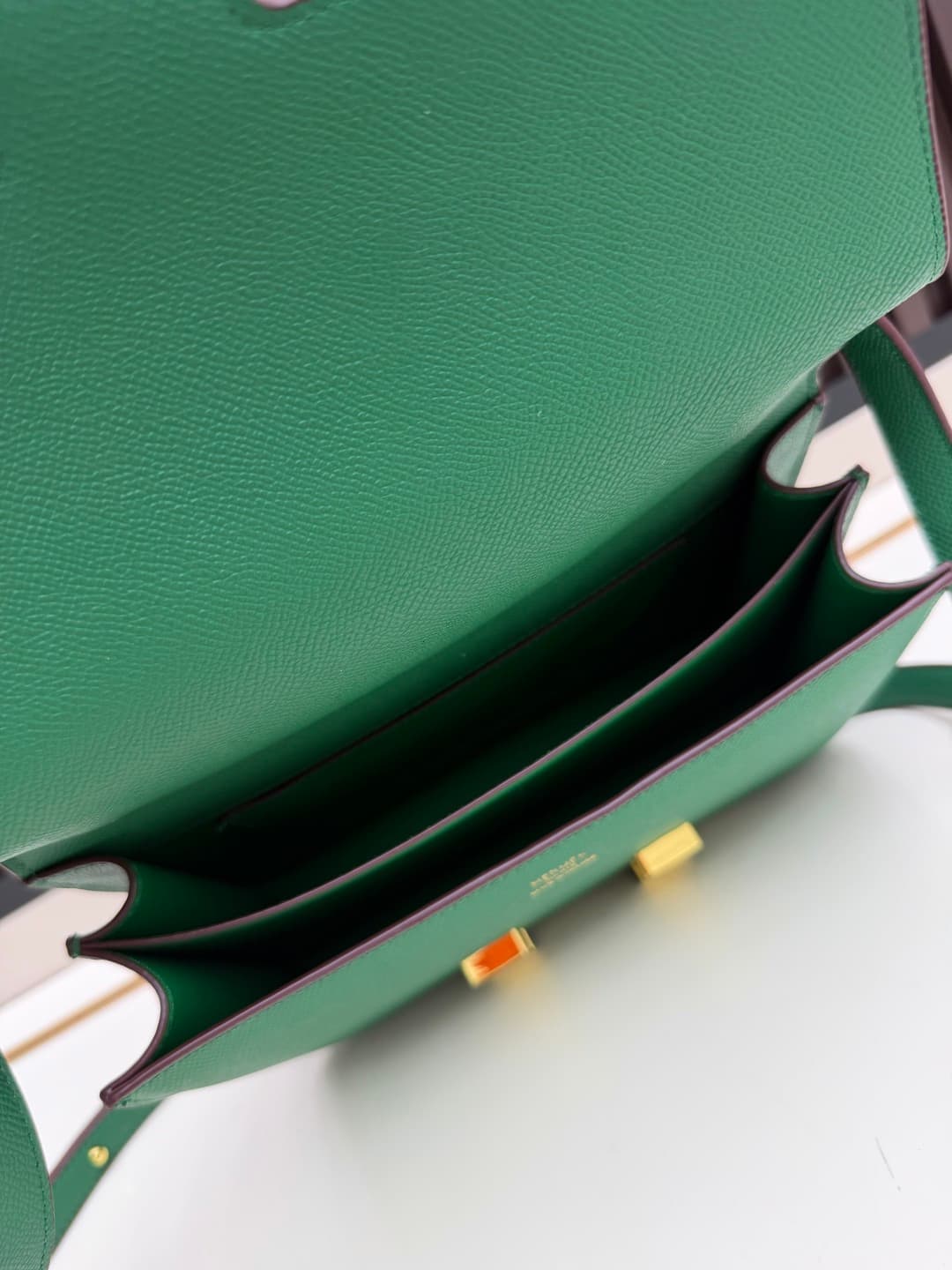 C4771 The flight attendant’s large-sized bag💰 – this Hermès Kangkang bag is just like the “white moonlight” in my mind. The color is extremely gentle. The shape of the bag is elegant. I usually wear it with light-colored clothes: a coat in winter, or a do — image 7