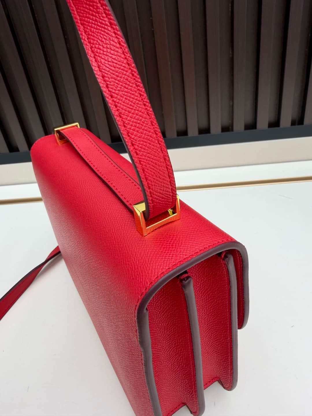C4770 The flight attendant’s large-sized bag💰 – this Hermès Kangkang bag is just like the white moon in my mind. The color is extremely gentle. The shape of the bag is very elegant. I usually wear it with light-colored clothes: a coat in winter, or a down — image 6