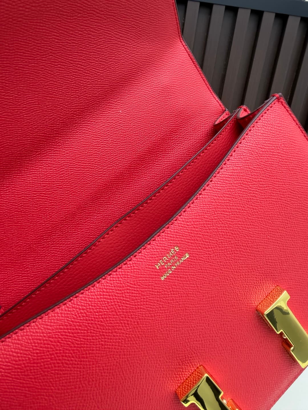 C4770 The flight attendant’s large-sized bag💰 – this Hermès Kangkang bag is just like the white moon in my mind. The color is extremely gentle. The shape of the bag is very elegant. I usually wear it with light-colored clothes: a coat in winter, or a down — image 8