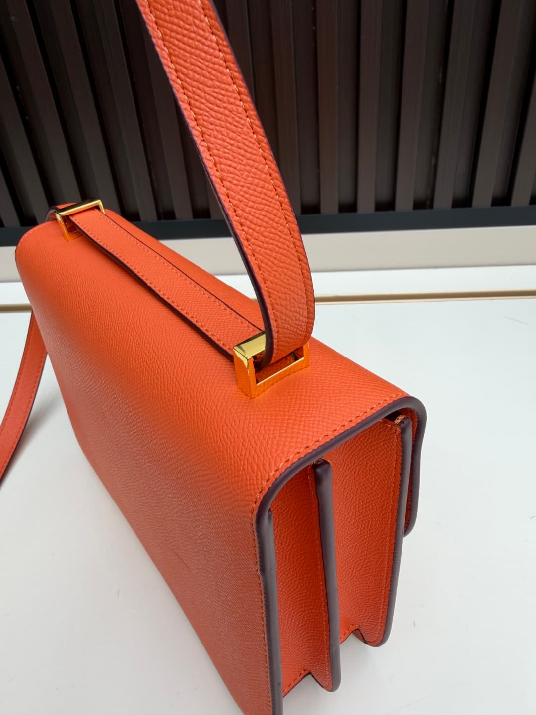 C4767 The flight attendant’s large-sized bag💰 – this Hermès Kangkang bag is simply the “white moonlight” in my mind. The color is extremely gentle. The shape of the bag is elegant and stylish. I usually wear it with light-colored clothes: a coat in winter — image 6