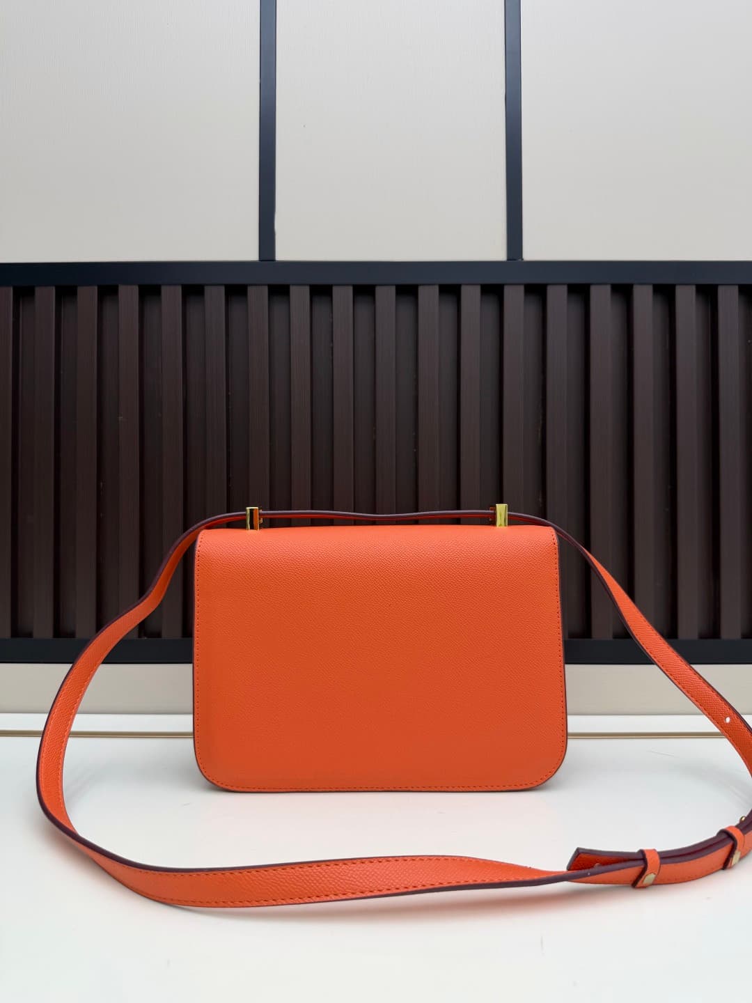C4767 The flight attendant’s large-sized bag💰 – this Hermès Kangkang bag is simply the “white moonlight” in my mind. The color is extremely gentle. The shape of the bag is elegant and stylish. I usually wear it with light-colored clothes: a coat in winter — image 3