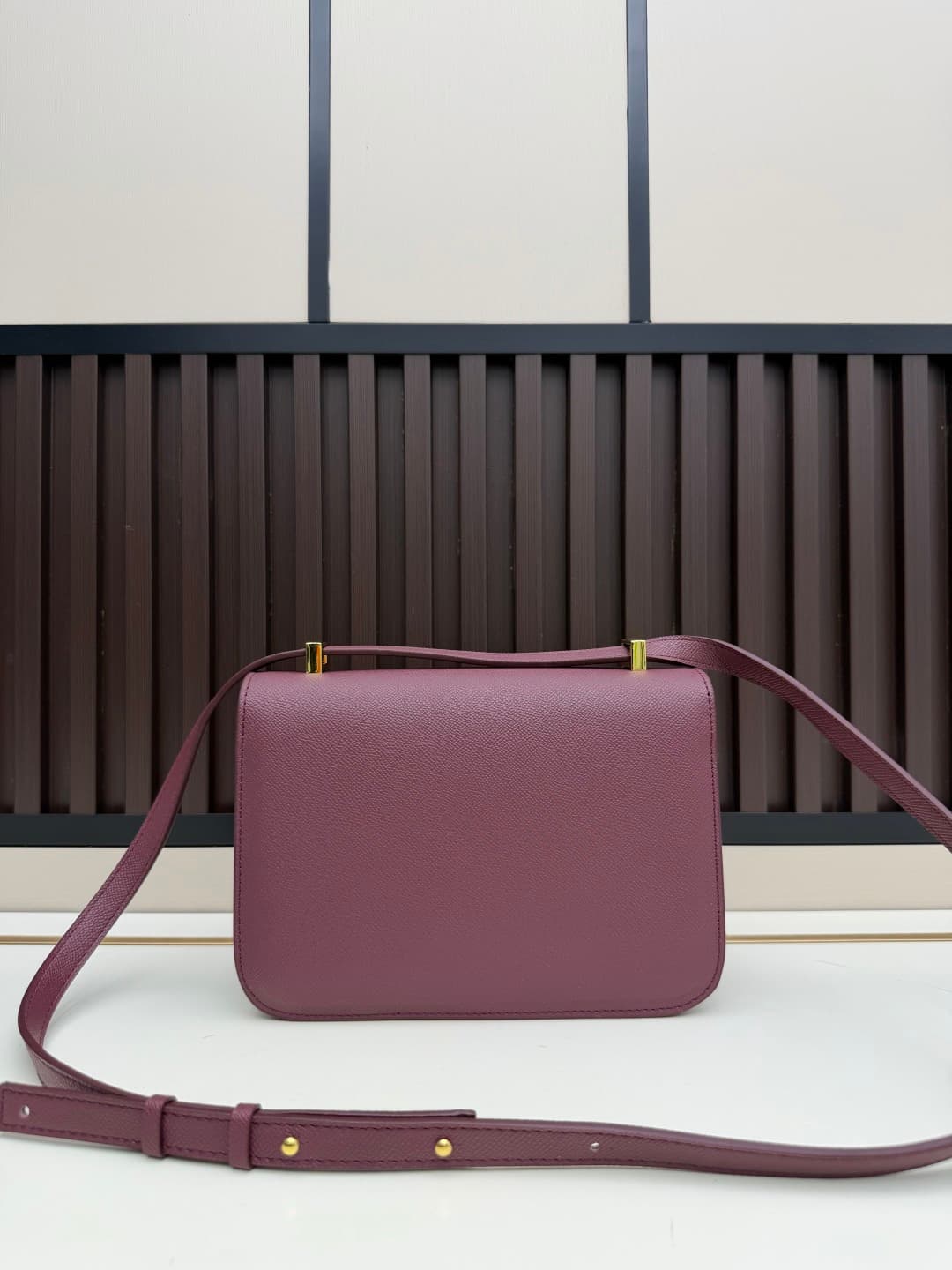 C4766 The flight attendant’s large-sized bag💰 – this Hermès Kangkang bag is just like the white moonlight in my mind. The color is extremely gentle. The shape of the bag is very elegant. I usually wear it with light-colored clothes: a coat in winter, or a — image 3