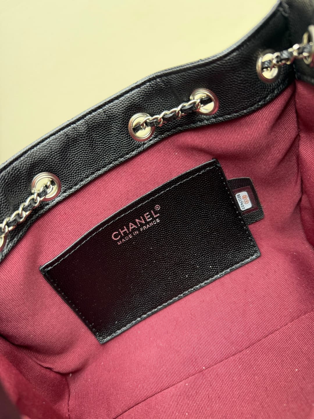 C702 Caviar new mini version 💰 Chanel 25 handbag|||The newly popular bag “Chanel 25bag” is another “It Bag” after Chanel 22bag! Its design is classic and practical, incorporating the three iconic elements of the brand: chevron-stitched patterns, leather s — image 8