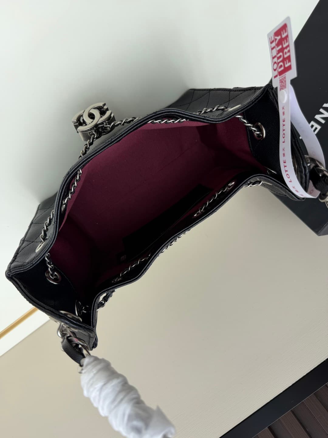 C702 Caviar new mini version 💰 Chanel 25 handbag|||The newly popular bag “Chanel 25bag” is another “It Bag” after Chanel 22bag! Its design is classic and practical, incorporating the three iconic elements of the brand: chevron-stitched patterns, leather s — image 7