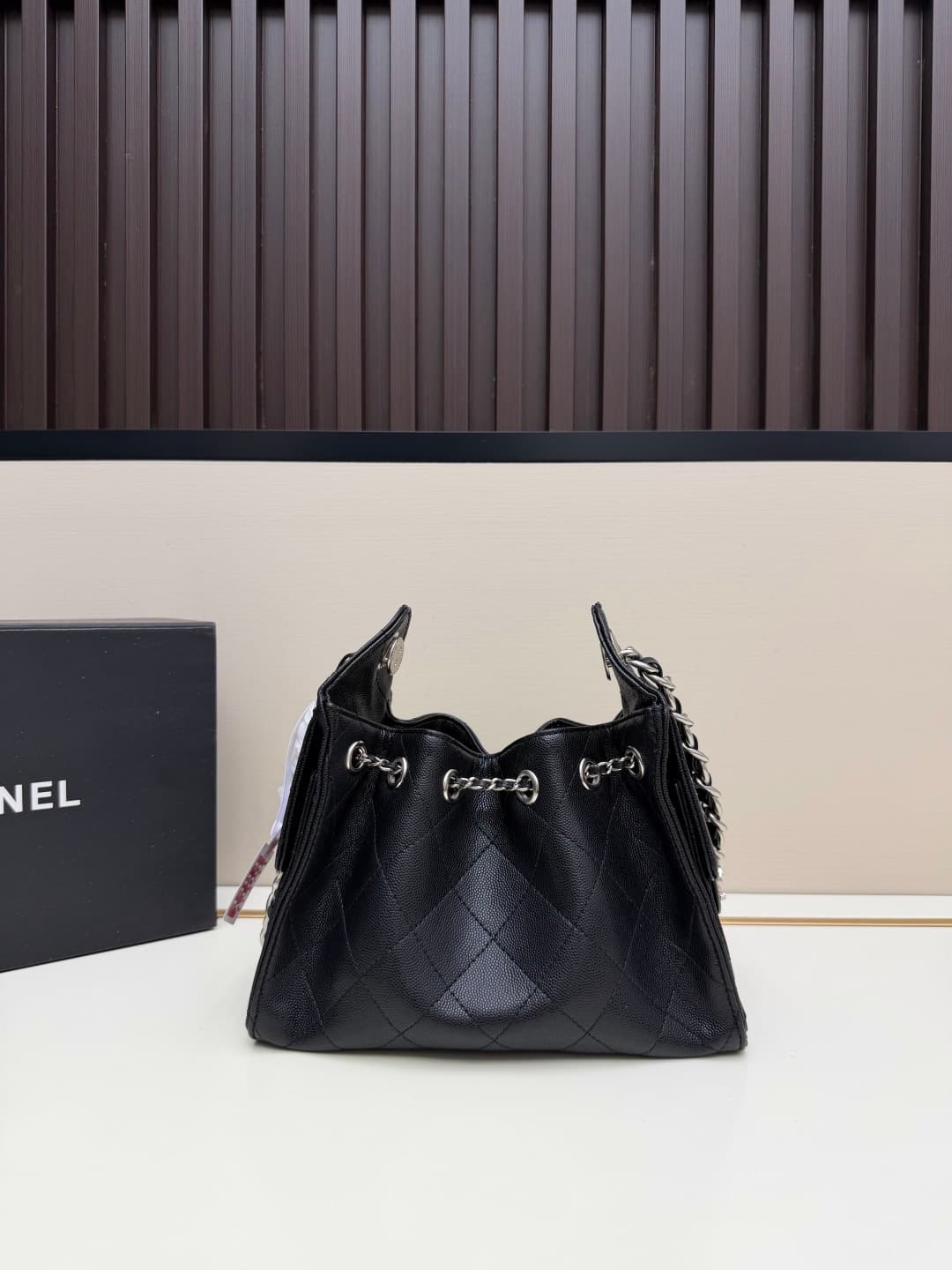 C702 Caviar new mini version 💰 Chanel 25 handbag|||The newly popular bag “Chanel 25bag” is another “It Bag” after Chanel 22bag! Its design is classic and practical, incorporating the three iconic elements of the brand: chevron-stitched patterns, leather s — image 3