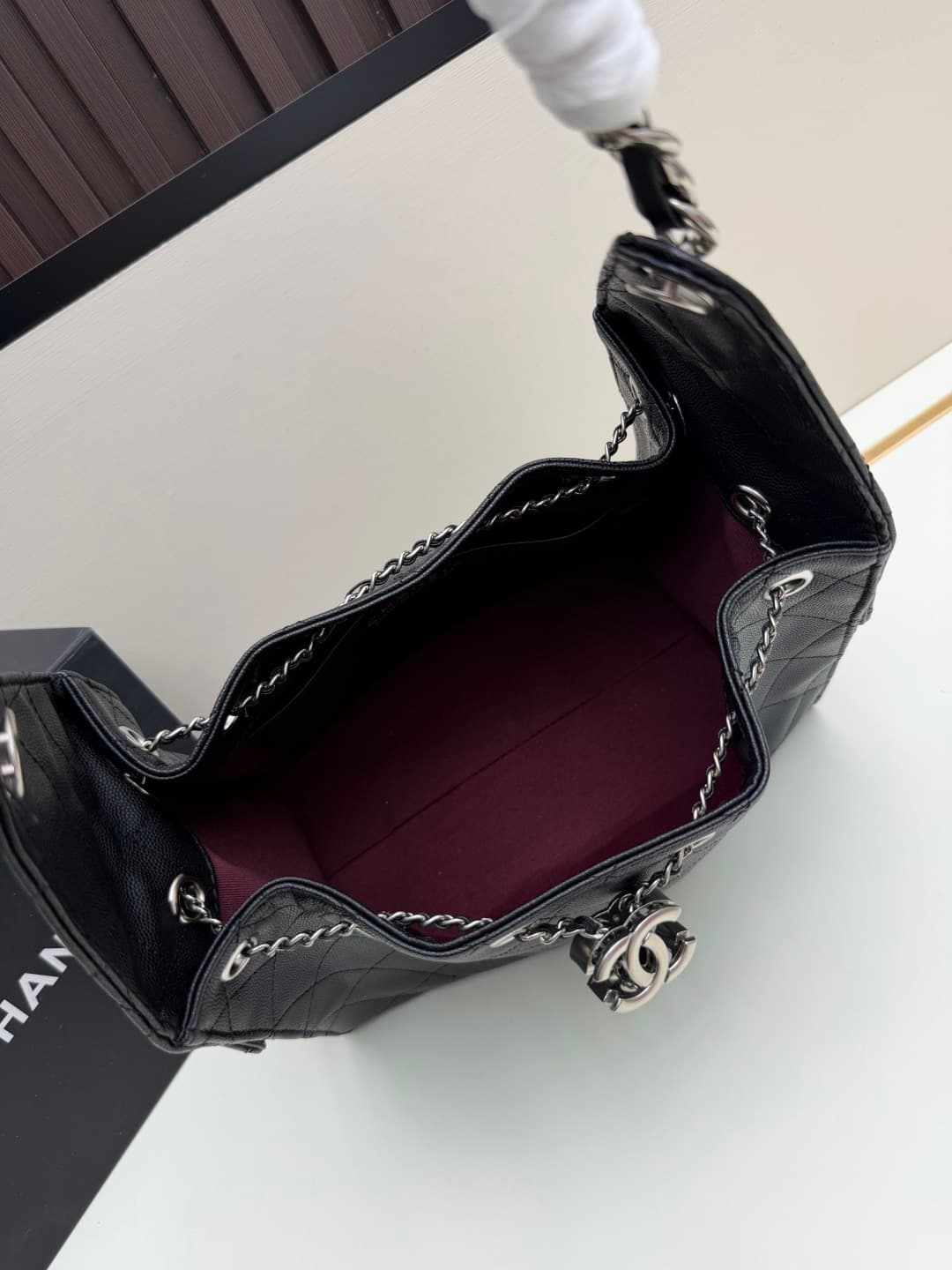 C701 New model 💰 Chanel 25 handbag ||| The new “Chanel 25bag” bag is another “It Bag” in the Chanel line! It features a classic and practical design, incorporating all three iconic elements of the brand: chevron-stitched patterns, leather straps, and doub — image 7