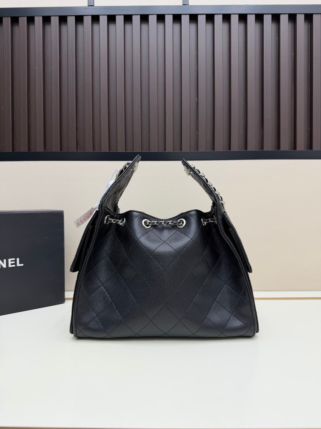 C701 New model 💰 Chanel 25 handbag ||| The new “Chanel 25bag” bag is another “It Bag” in the Chanel line! It features a classic and practical design, incorporating all three iconic elements of the brand: chevron-stitched patterns, leather straps, and doub — image 3