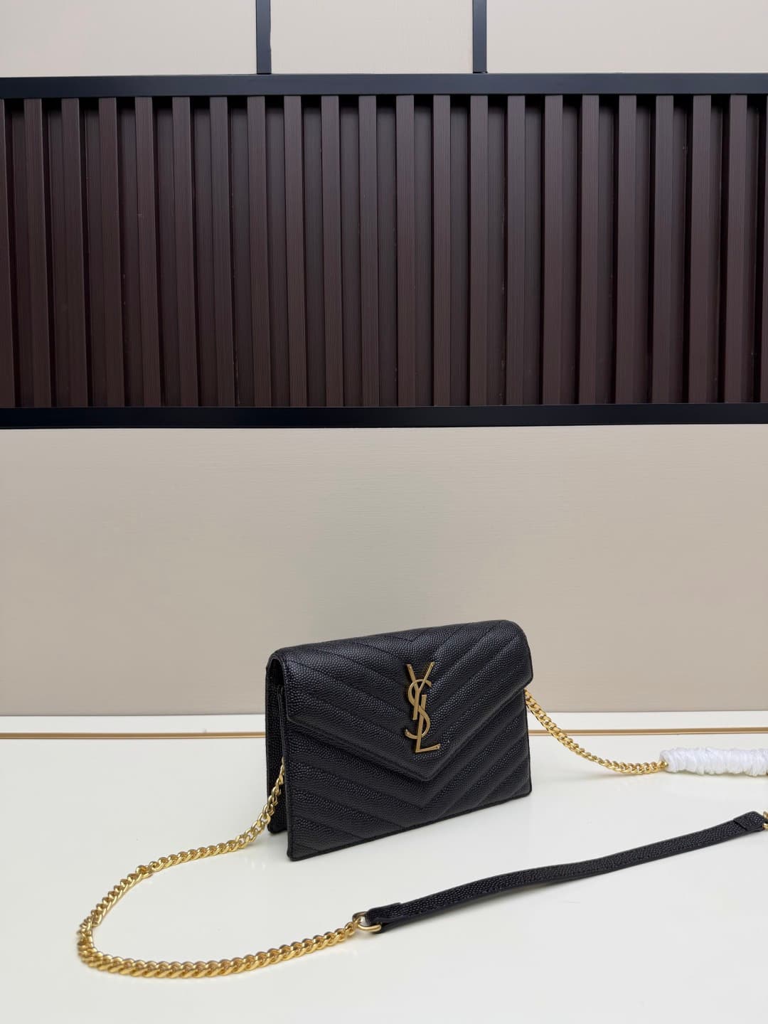 C8659 YSL Saint Laurent has released a hit product 👉 I have to say that (Saint Laurent)💗 The chain bag is extremely popular in the fashion world. This established French luxury brand has a special charm; LOOK lacks no highlights💫! The bag is made from imp — image 3