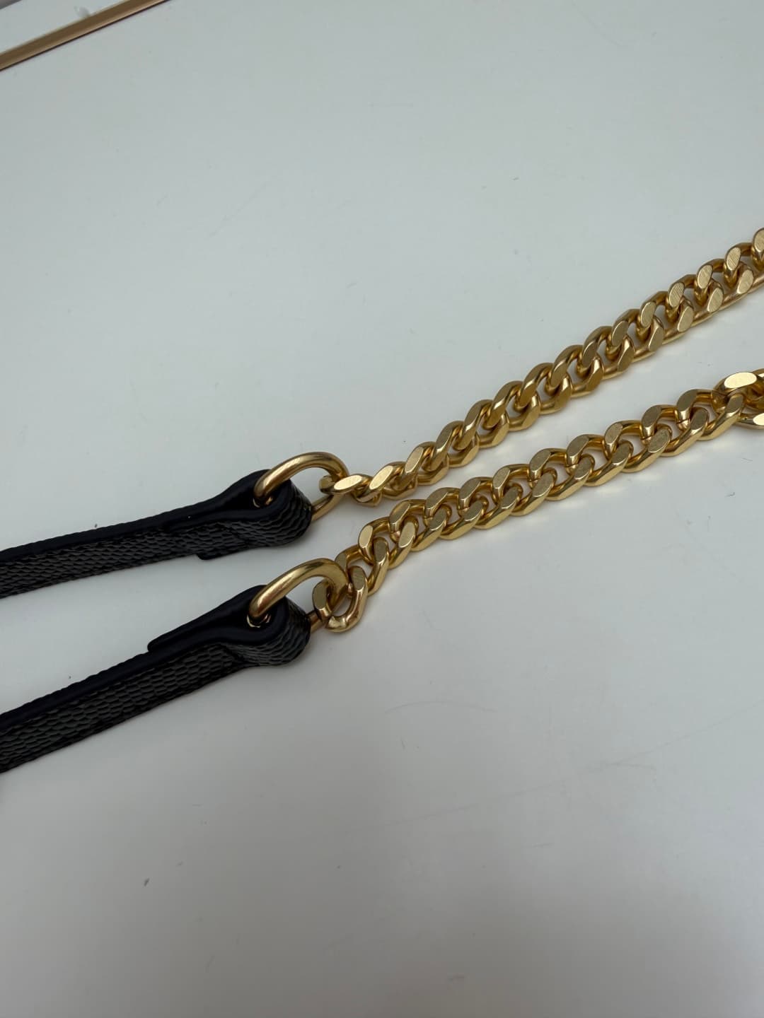 C8659 YSL Saint Laurent has released a hit product 👉 I have to say that (Saint Laurent)💗 The chain bag is extremely popular in the fashion world. This established French luxury brand has a special charm; LOOK lacks no highlights💫! The bag is made from imp — image 6