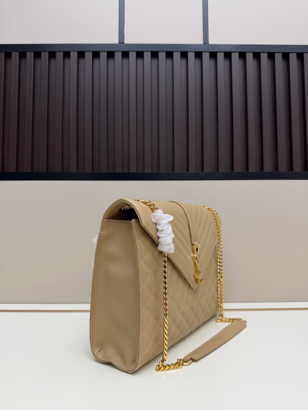 C8654 The latest version of the SaintLaurent&SLP counter in the grid pattern. Exclusive to the market: decorative interlocking metal YSL logo, flawless hardware, original ball-shaped patterns, excellent feel, exquisite details and handcrafted quality. Sho — image 2