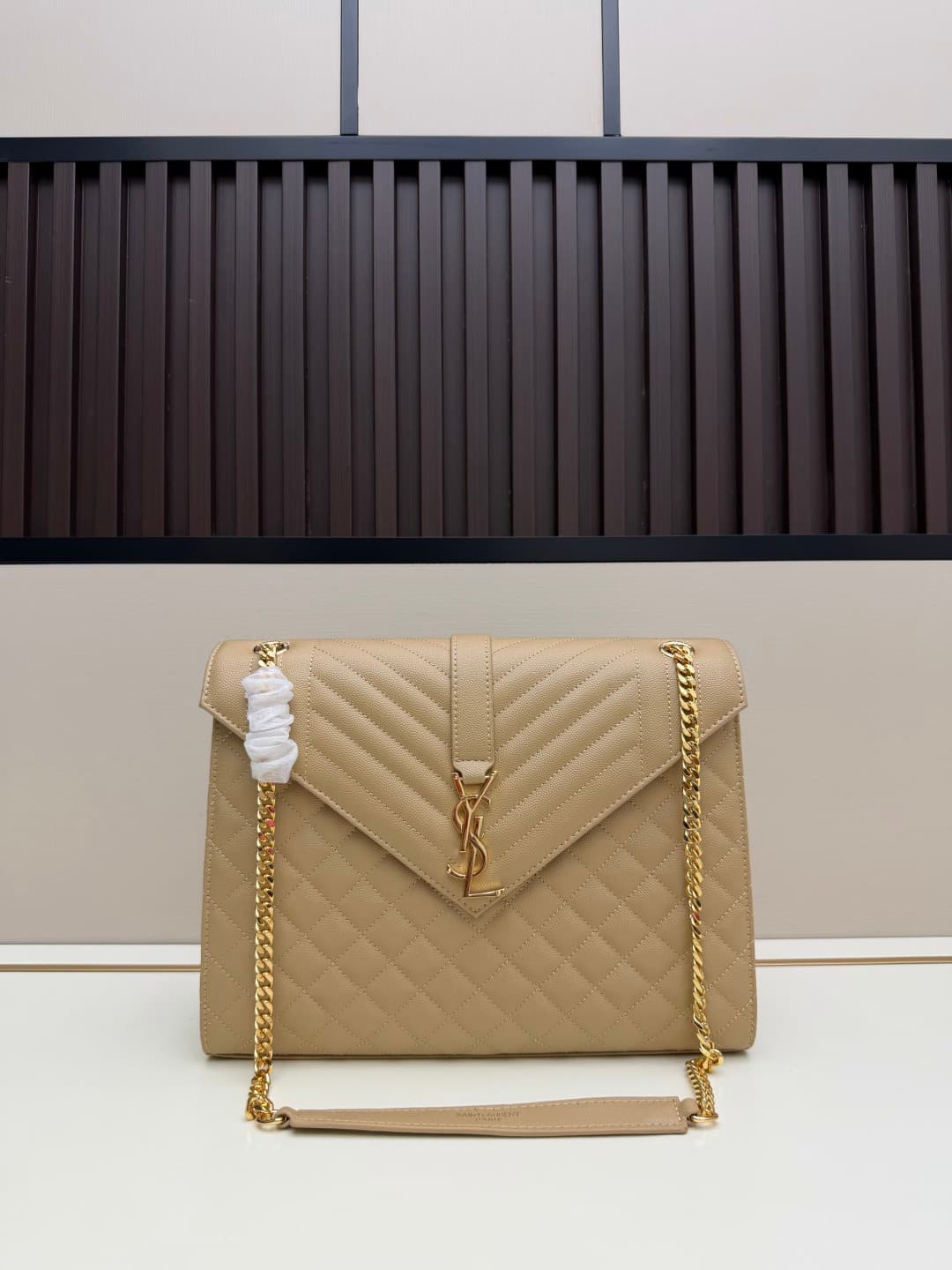 C8651 The latest version of the SaintLaurent&SLP boutique in the grid pattern. Exclusive on the market: decorative interlocking metal YSL logo, flawless hardware, authentic ball-shaped texture, superb feel, exquisite details and handcrafted quality. Shoul — image 2
