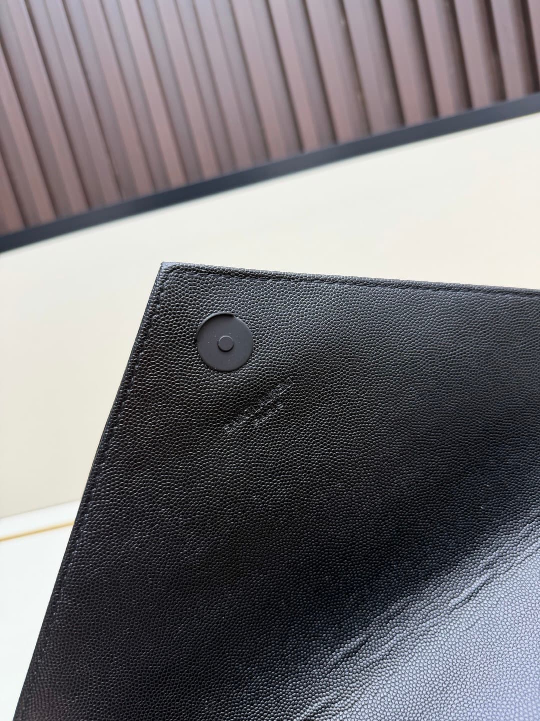 C8652 The latest version of the SaintLaurent&SLP counter in the grid pattern. Exclusive to this store: decorative interlocking metal YSL logo, flawless hardware, authentic ball-shaped details, excellent feel, exquisite craftsmanship. Shoulder bag with cro — image 8