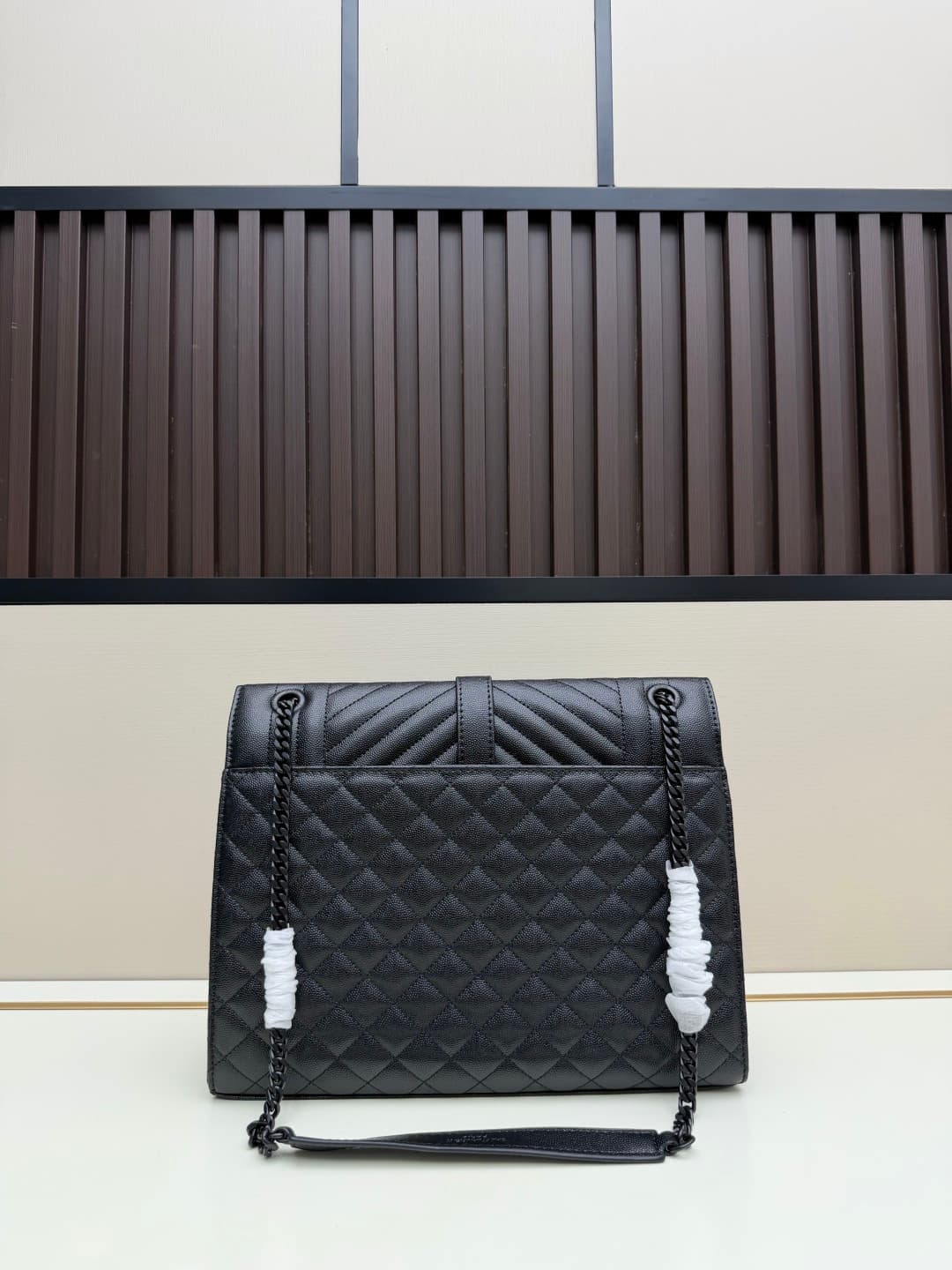 C8652 The latest version of the SaintLaurent&SLP counter in the grid pattern. Exclusive to this store: decorative interlocking metal YSL logo, flawless hardware, authentic ball-shaped details, excellent feel, exquisite craftsmanship. Shoulder bag with cro — image 3