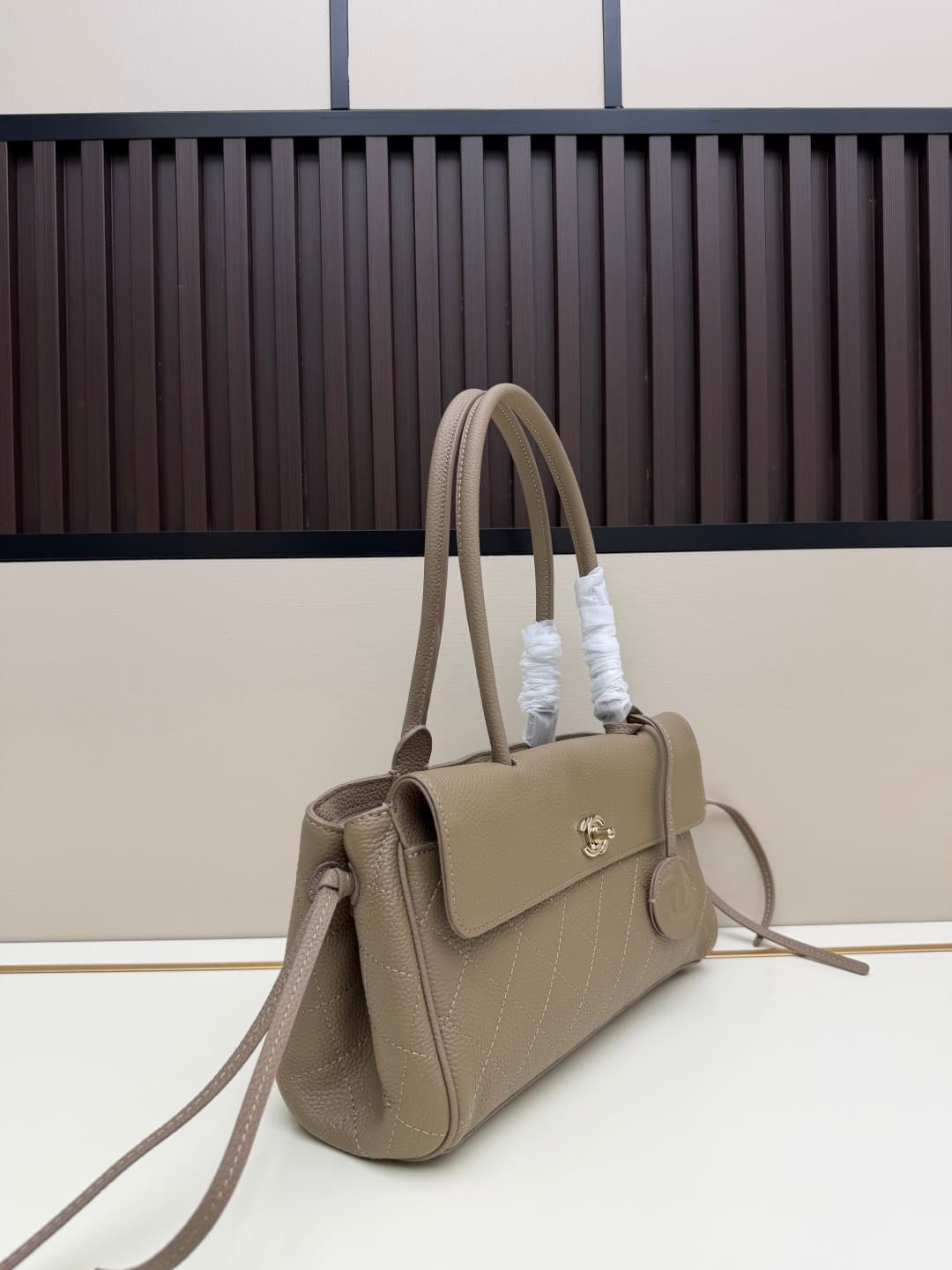 C3235 Small Size 𝐂𝐡𝐚𝐧𝐞𝐥𝟐𝟎𝟐𝟔 Spring/Summer Collection — image 2