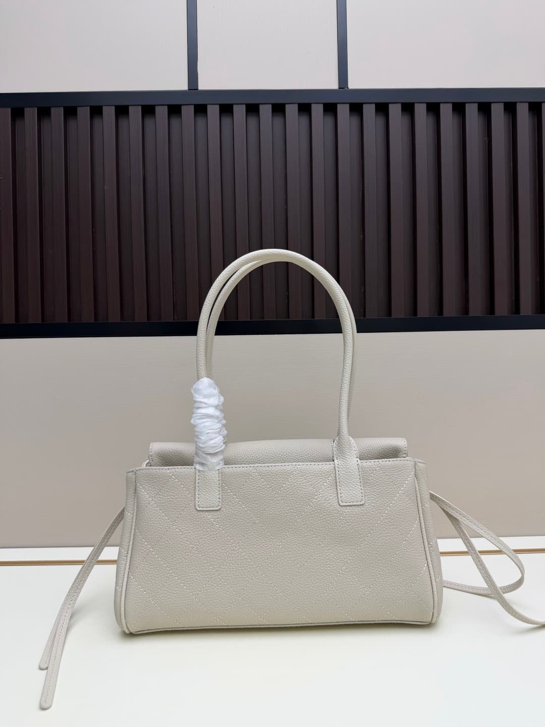C3234 Small Size 𝐂𝐡𝐚𝐧𝐞𝐥𝟐𝟎𝟐𝟔 Spring/Summer Showroom Collection — image 3
