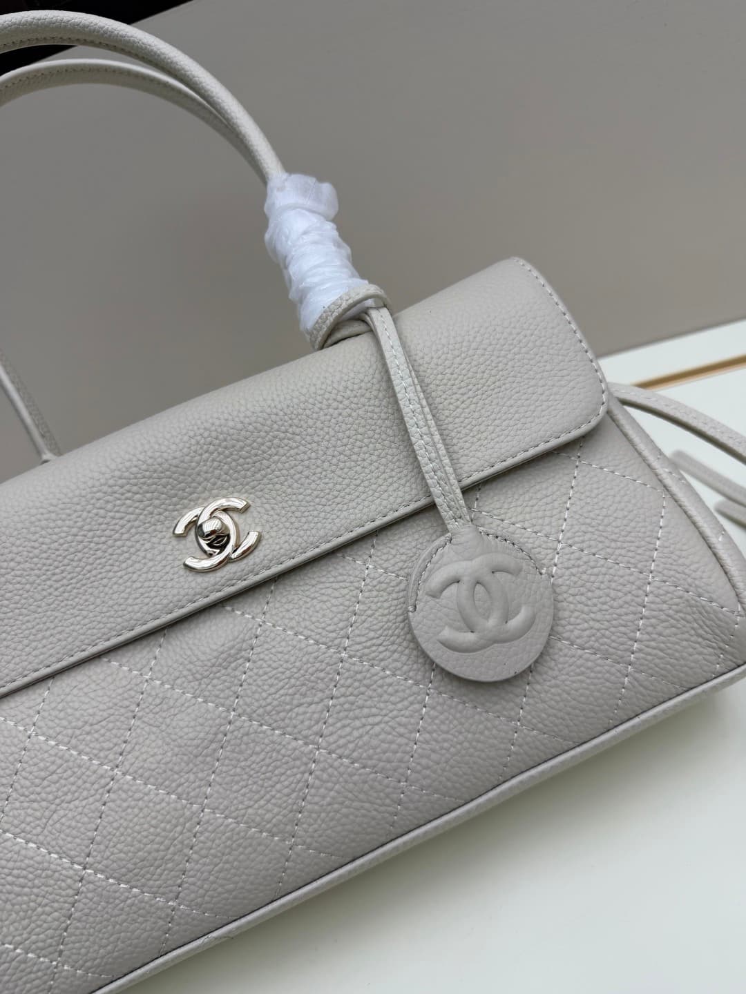 C3234 Small Size 𝐂𝐡𝐚𝐧𝐞𝐥𝟐𝟎𝟐𝟔 Spring/Summer Showroom Collection — image 4