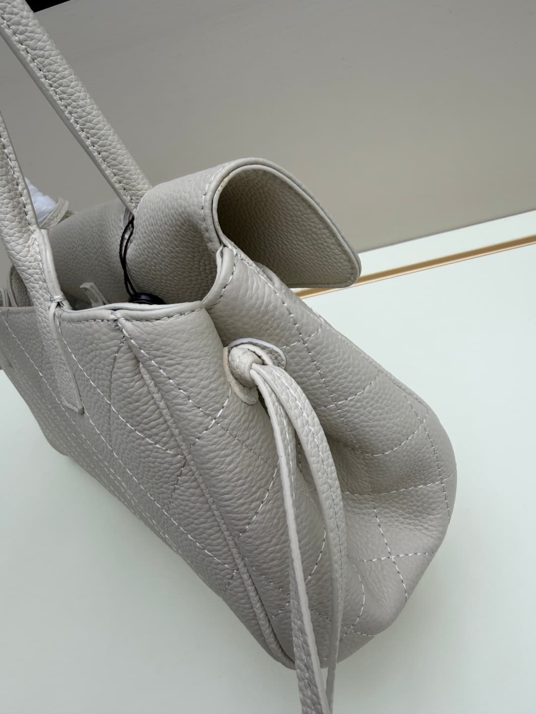 C3234 Small Size 𝐂𝐡𝐚𝐧𝐞𝐥𝟐𝟎𝟐𝟔 Spring/Summer Showroom Collection — image 6