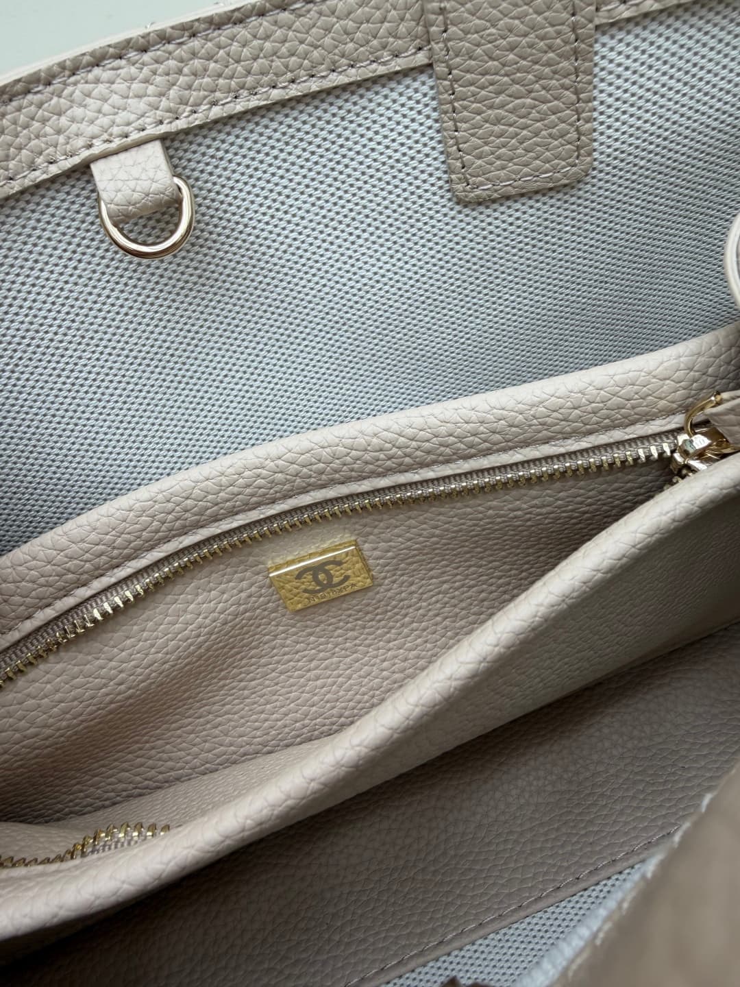 C3232 Small Size 𝐂𝐡𝐚𝐧𝐞𝐥𝟐𝟎𝟐𝟔 Spring/Summer Collection — image 8