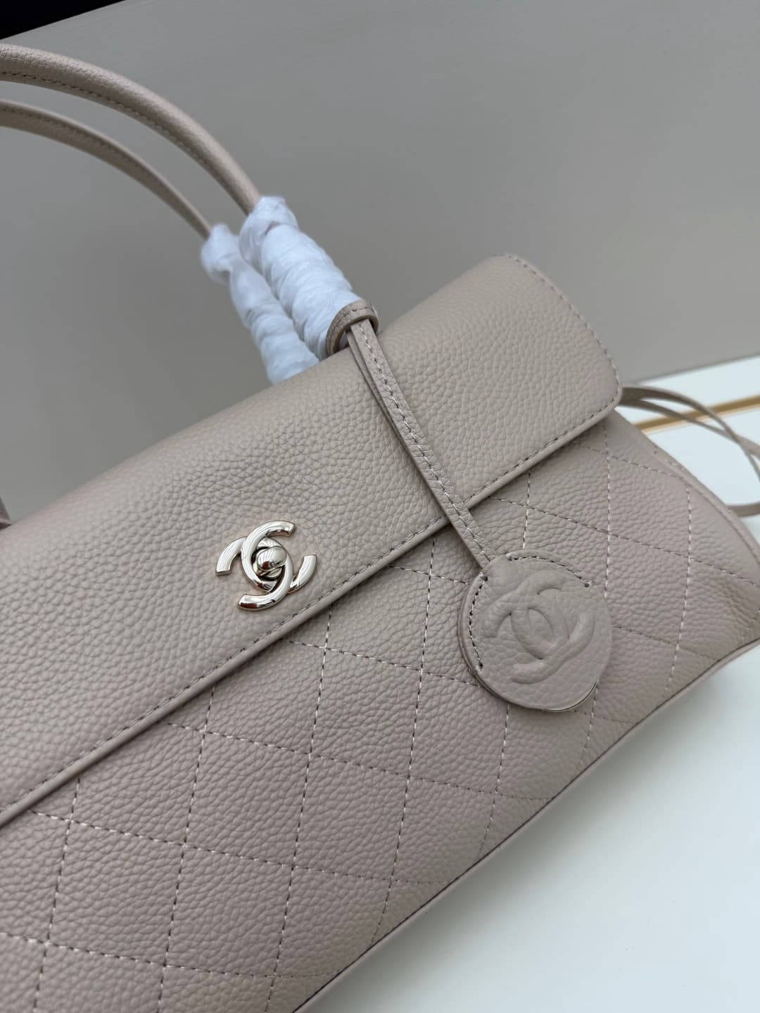 C3232 Small Size 𝐂𝐡𝐚𝐧𝐞𝐥𝟐𝟎𝟐𝟔 Spring/Summer Collection — image 4