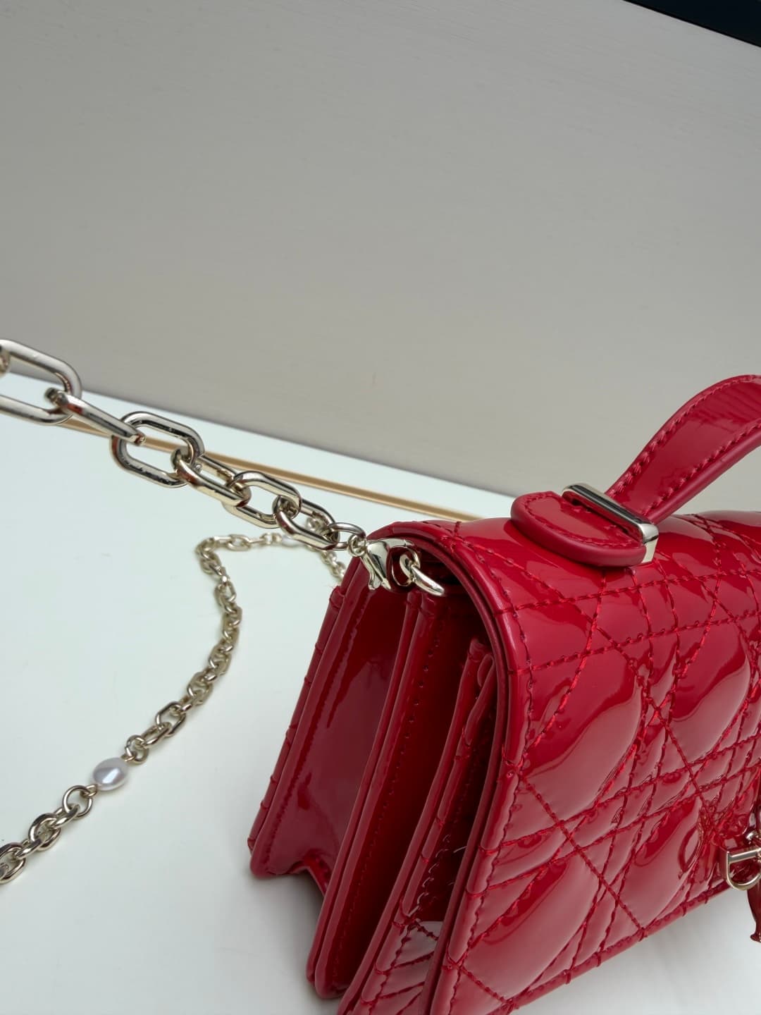 C1890 New small-sized💰 with box and lacquered leather – summer style🆕 French romance | Dior Lady handbag🌹||| Isn’t everyone aware of the Dior Lady? — image 6