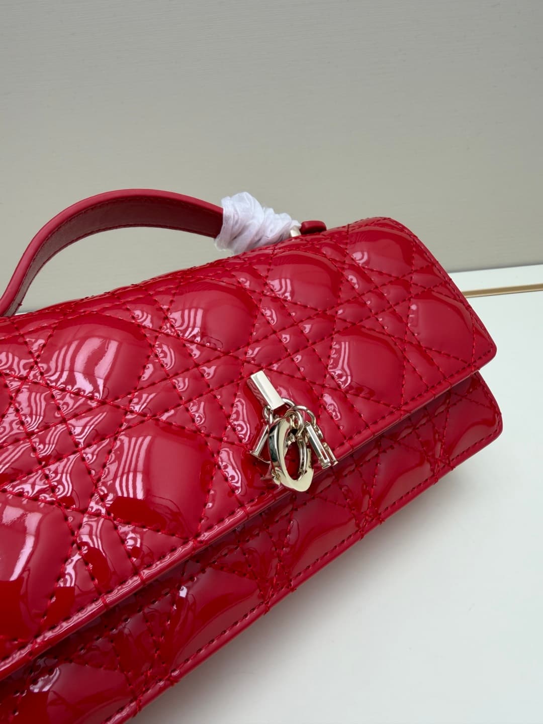 C1890 New small-sized💰 with box and lacquered leather – summer style🆕 French romance | Dior Lady handbag🌹||| Isn’t everyone aware of the Dior Lady? — image 4