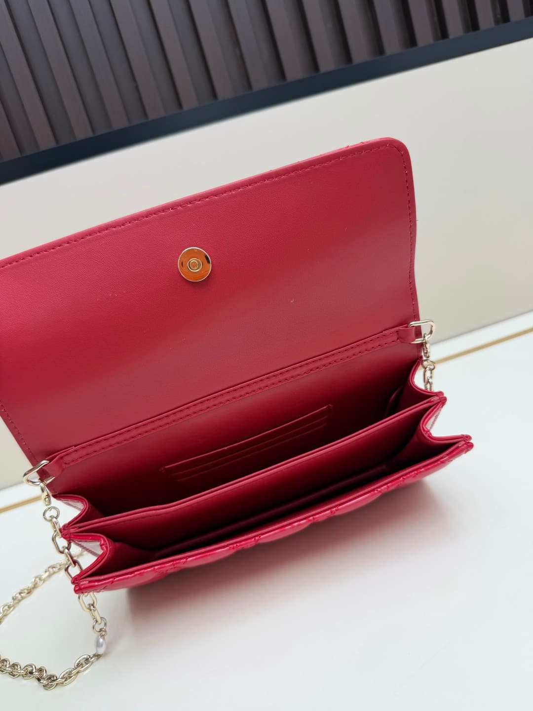 C1890 New small-sized💰 with box and lacquered leather – summer style🆕 French romance | Dior Lady handbag🌹||| Isn’t everyone aware of the Dior Lady? — image 7