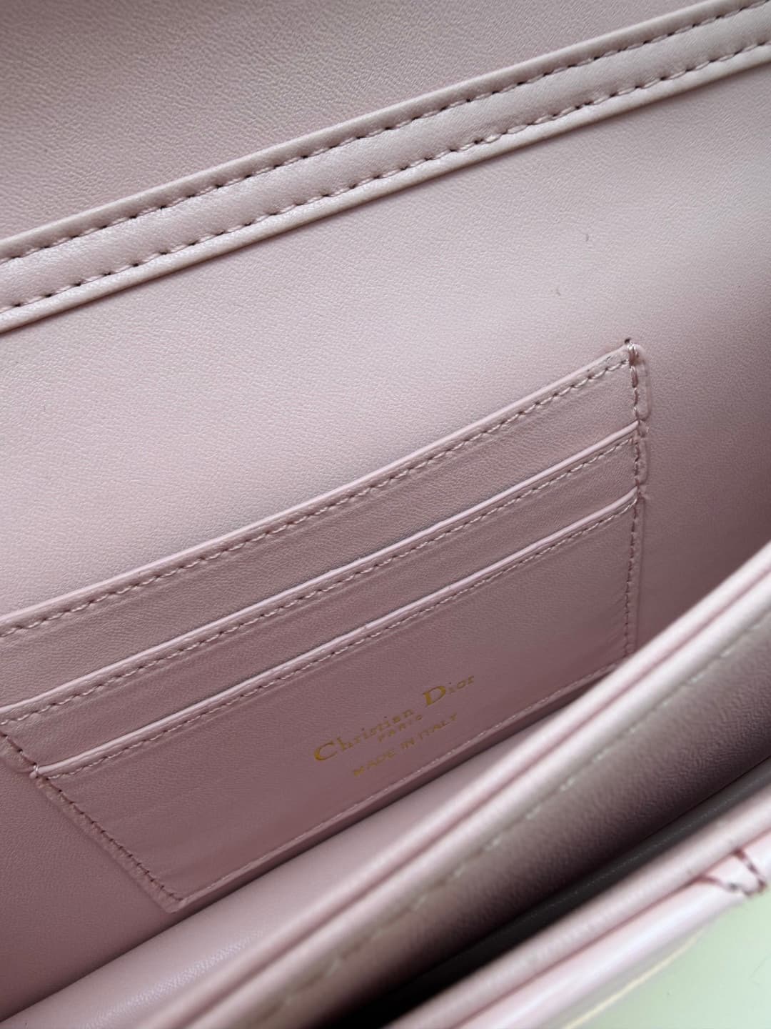 C1889 New small-sized💰 with box and lacquered leather – summer style🆕 French romance | Dior Lady handbag🌹||| Isn’t everyone aware of the Dior Lady? — image 8