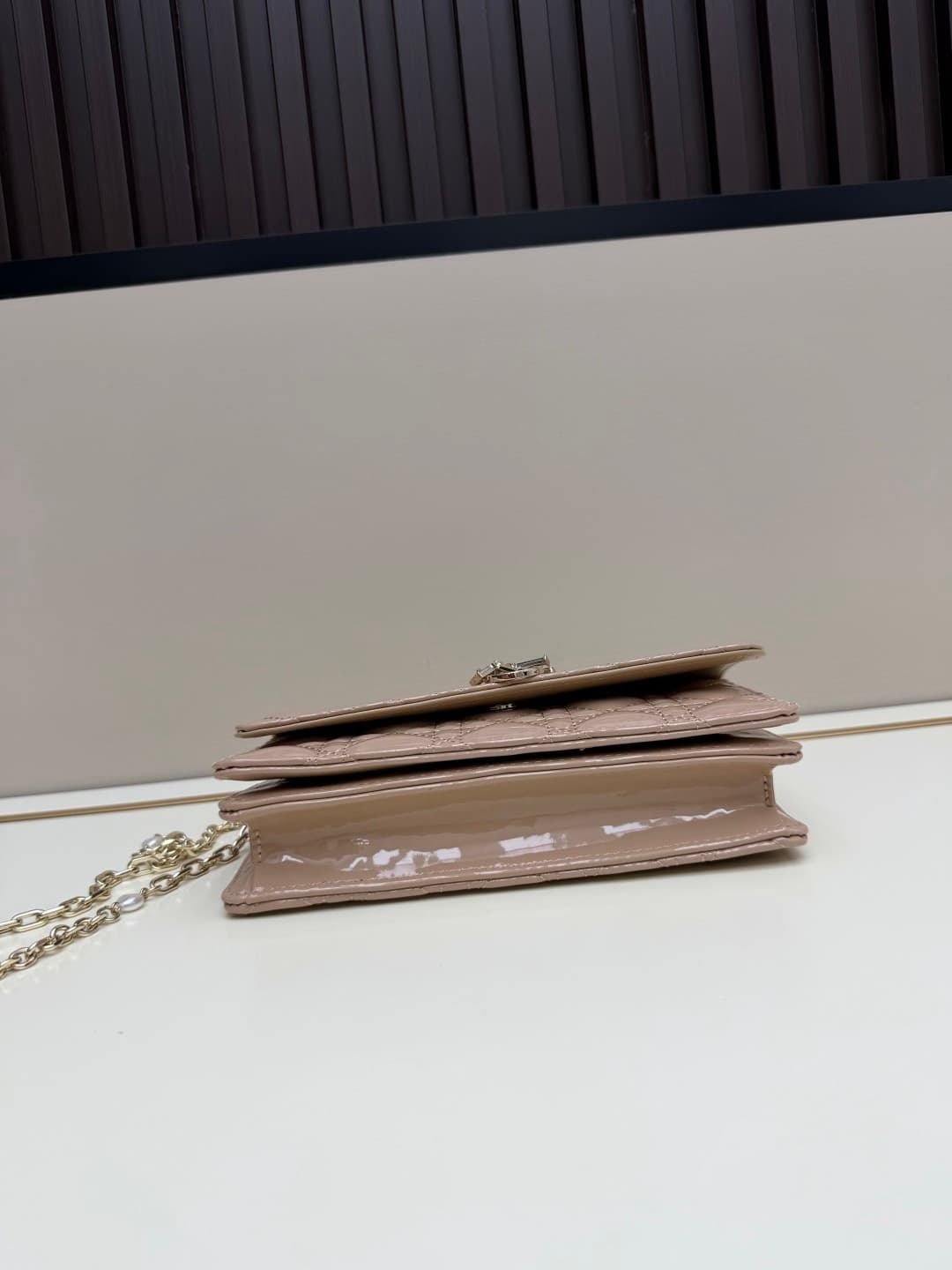 C1887 New small-sized bag 💰 with box and lacquered leather – French romance in summer 🆕. Dior Lady handbag🌹|||Isn’t everyone aware of the Dior Lady? — image 5