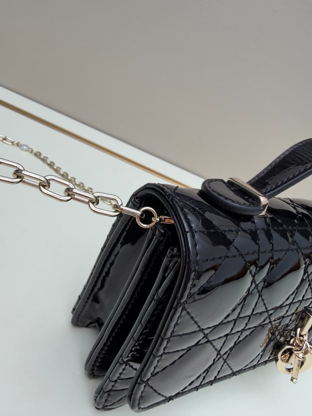 C1886 New small-sized💰 with box and lacquered leather – summer style🆕 French romance | Dior Lady handbag🌹|||Isn’t everyone aware of the Dior Lady? — image 6