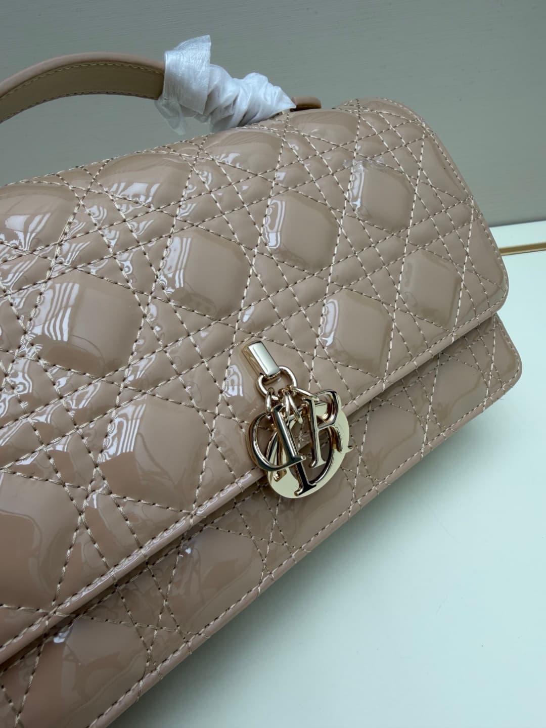 C1884 New large-sized💰 with box lacquered leather – summer style🆕 French romance | Dior Lady handbag🌹|||Isn’t everyone aware of the Dior Lady? — image 4