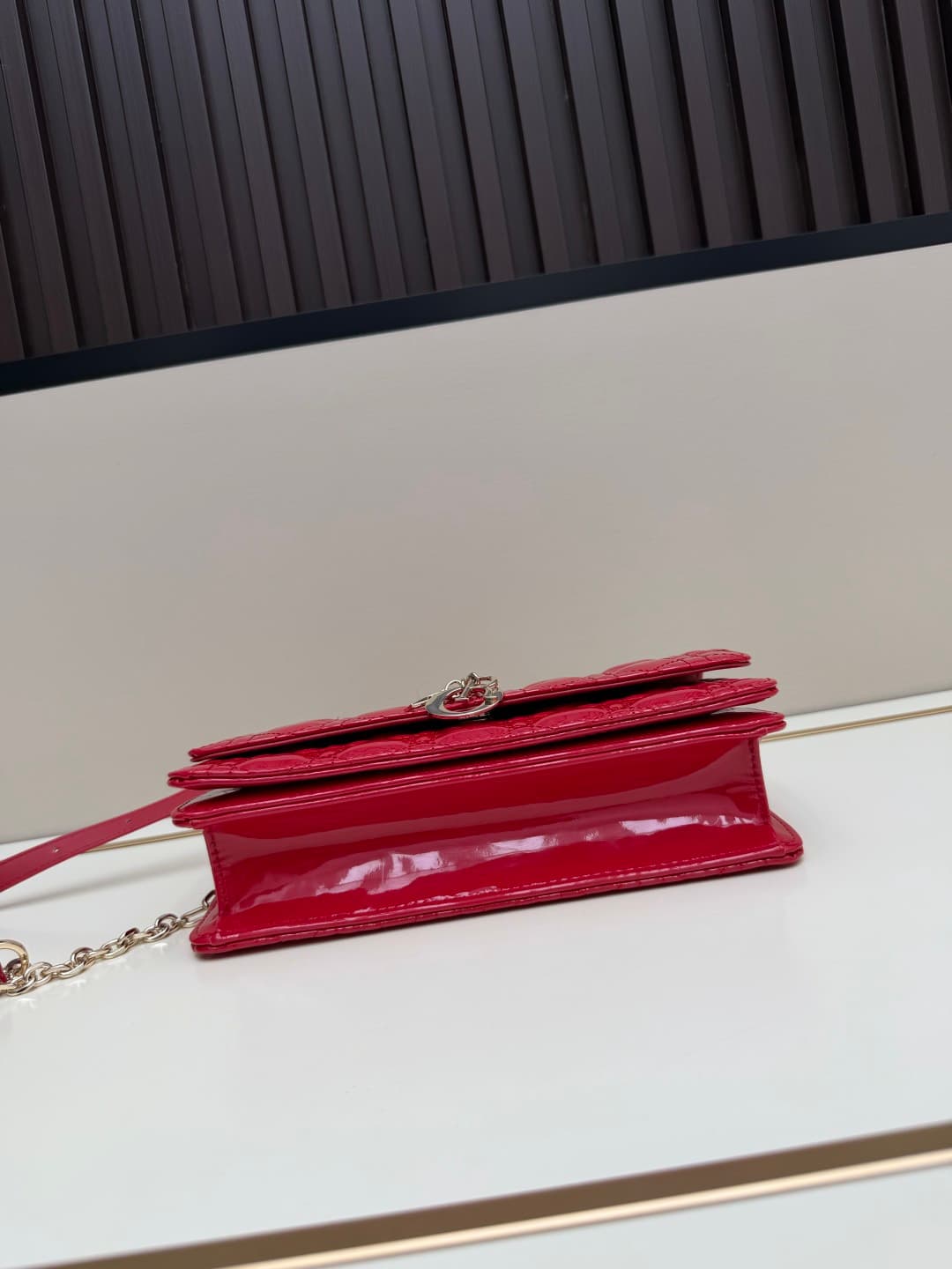 C1882 New large-sized💰 with box lacquer leather, summer style🆕 French romance | Dior Lady handbag🌹|||Isn’t everyone aware of the Dior Lady? — image 5