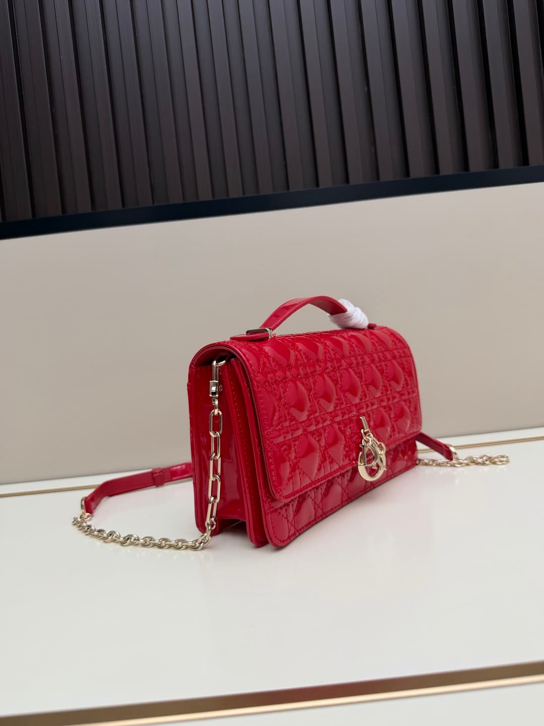C1882 New large-sized💰 with box lacquer leather, summer style🆕 French romance | Dior Lady handbag🌹|||Isn’t everyone aware of the Dior Lady? — image 2