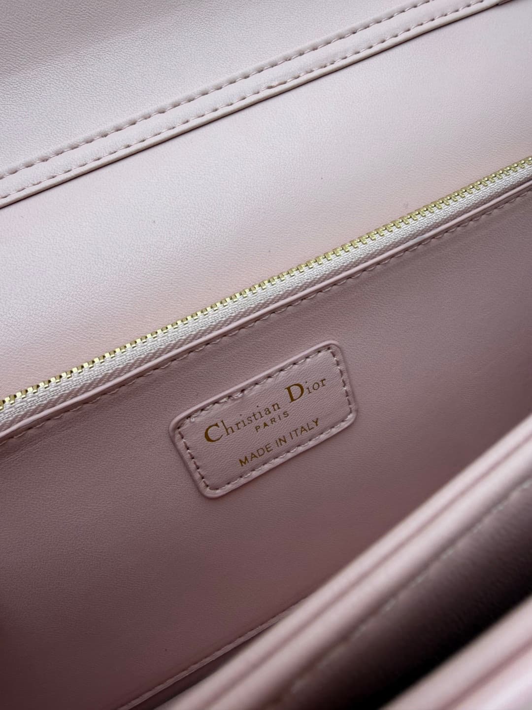 C1881 New large-sized💰 with box lacquered leather – summer style🆕 French romance | Dior Lady handbag🌹||| Isn’t everyone aware of the Dior Lady? — image 8