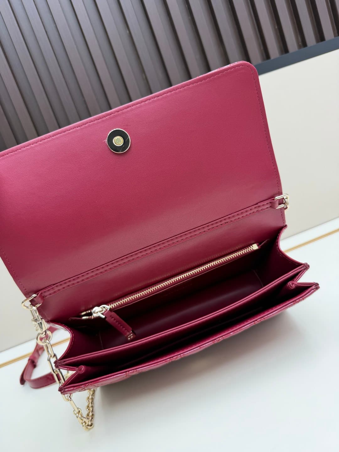 C1880 New large-sized💰 with box leather finish – French romance in the summer🆕 | Dior Lady handbag🌹|||Isn’t everyone aware of the Dior Lady? — image 7