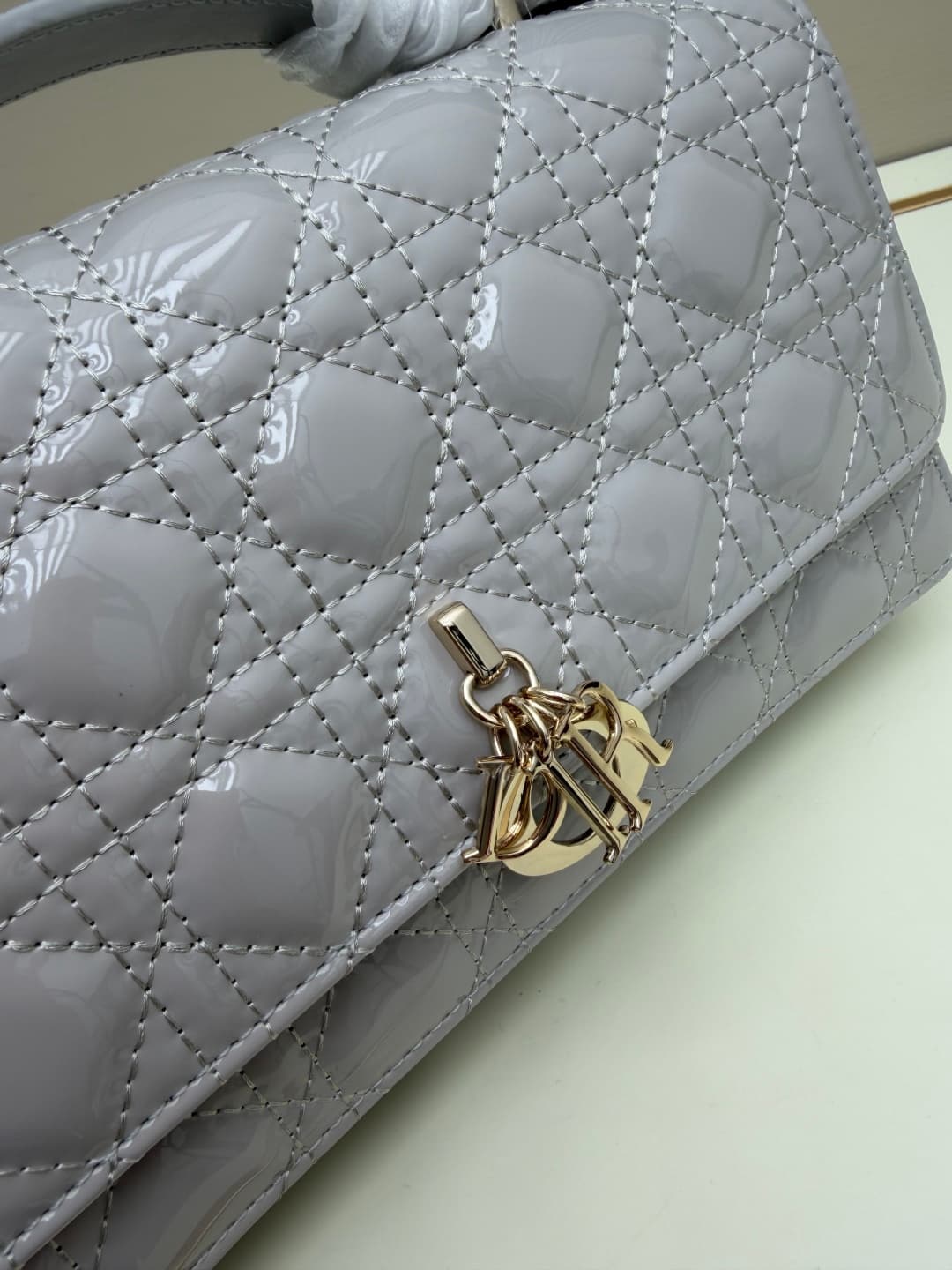 C1879 New large-sized💰 with box lacquered leather – summer style🆕 French romance | Dior Lady handbag🌹|||Isn’t everyone aware of the Dior Lady? — image 4