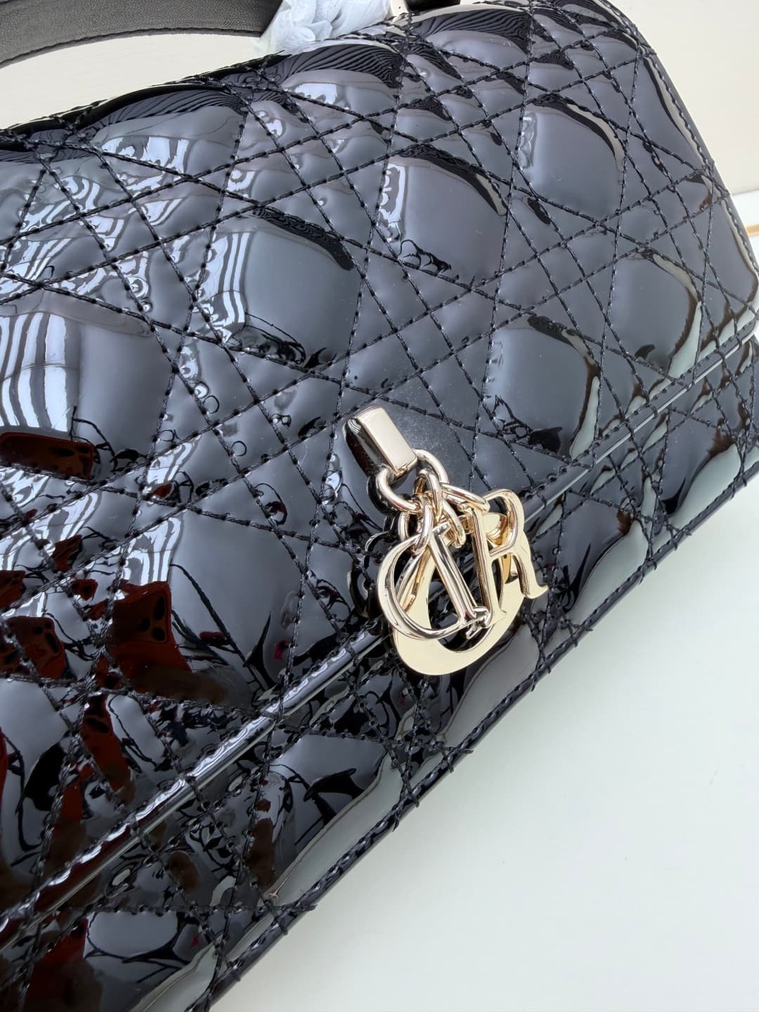 C1878 New large-sized💰 with box lacquer leather – summer style🆕 French romance | Dior Lady handbag🌹|||Isn’t everyone aware of the Dior Lady? — image 4