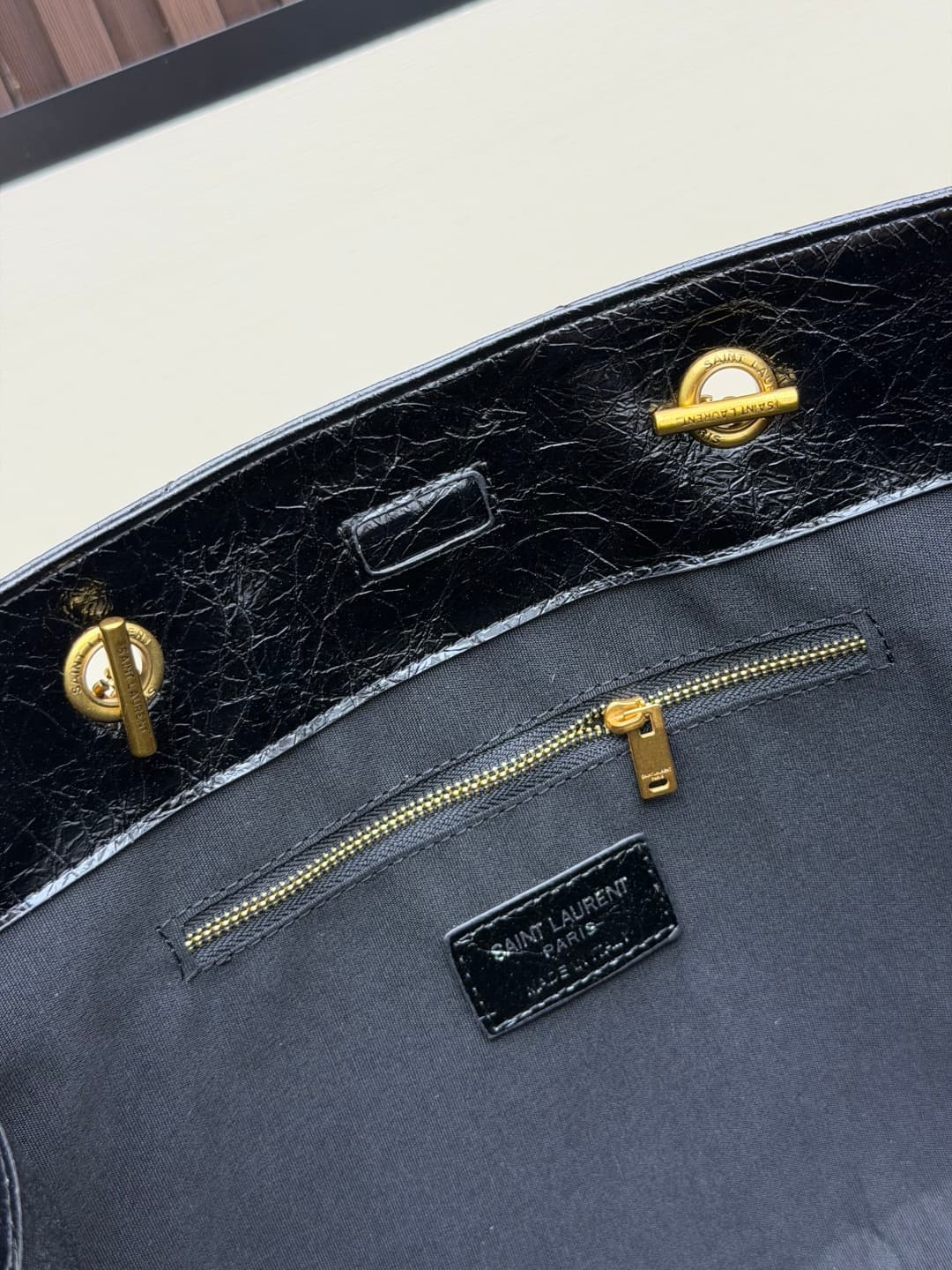 C8643 New large-sized 💰 YSL NIKI shopping bag – new model! |||| The new Saint Laurent shopping bags released this year have a golden logo, and the chain is also gold-colored; they are very eye-catching. There are two sizes: the large size can be used as a — image 8