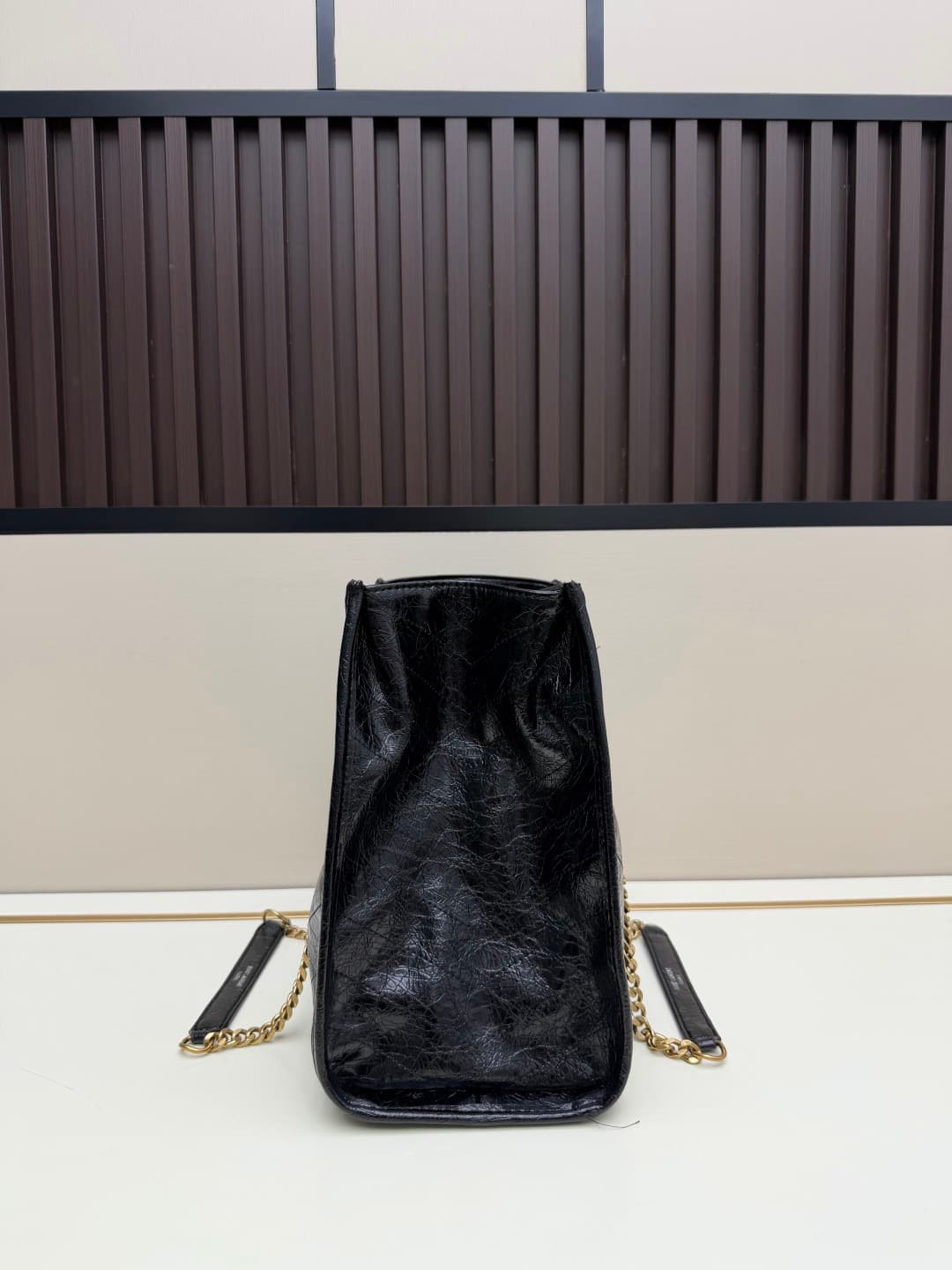 C8643 New large-sized 💰 YSL NIKI shopping bag – new model! |||| The new Saint Laurent shopping bags released this year have a golden logo, and the chain is also gold-colored; they are very eye-catching. There are two sizes: the large size can be used as a — image 2