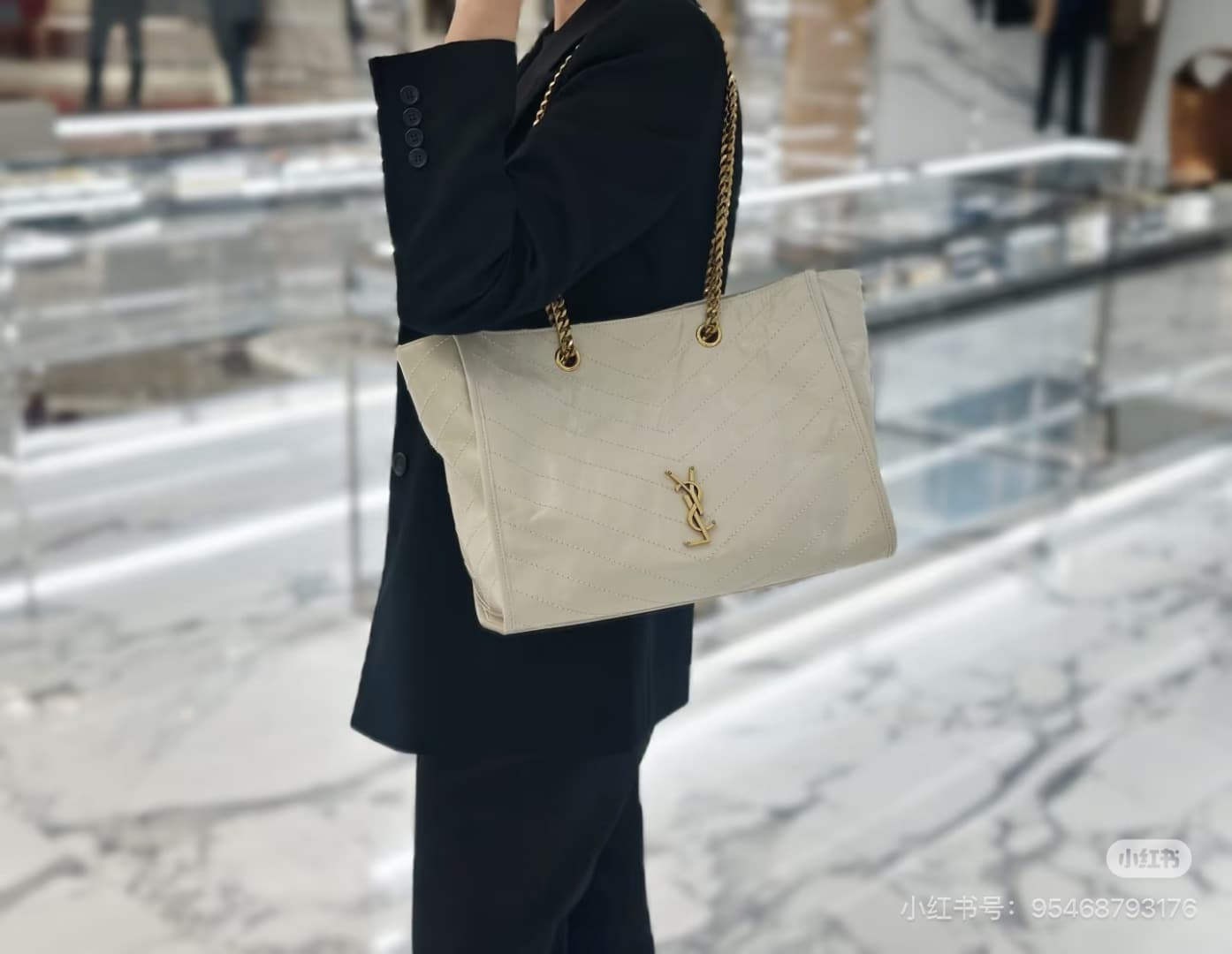 C8641 New large size 💰 YSL NIKI shopping bag – new model! ||| The new Saint Laurent shopping bags released this year have a golden logo, and the chain is also gold-colored; they are very eye-catching. There are two sizes: the large size can be used as a d — image 7