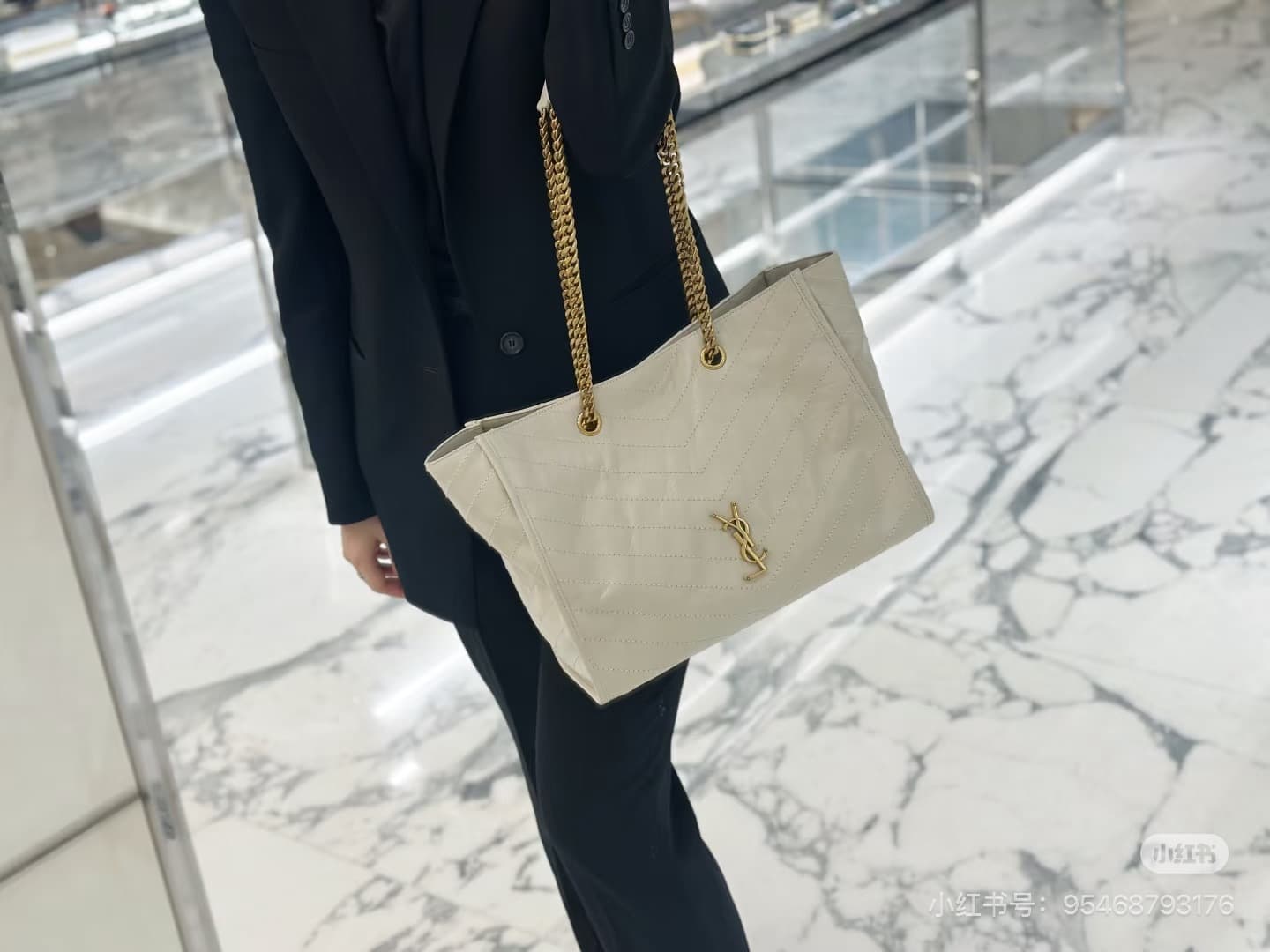 C8641 New large size 💰 YSL NIKI shopping bag – new model! ||| The new Saint Laurent shopping bags released this year have a golden logo, and the chain is also gold-colored; they are very eye-catching. There are two sizes: the large size can be used as a d — image 6