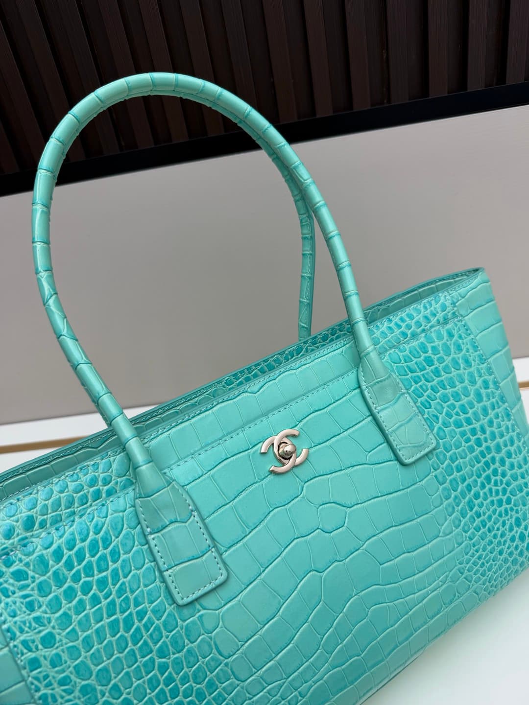 C3224 Plain weave, crocodile pattern – Spring/Summer show collection — image 4