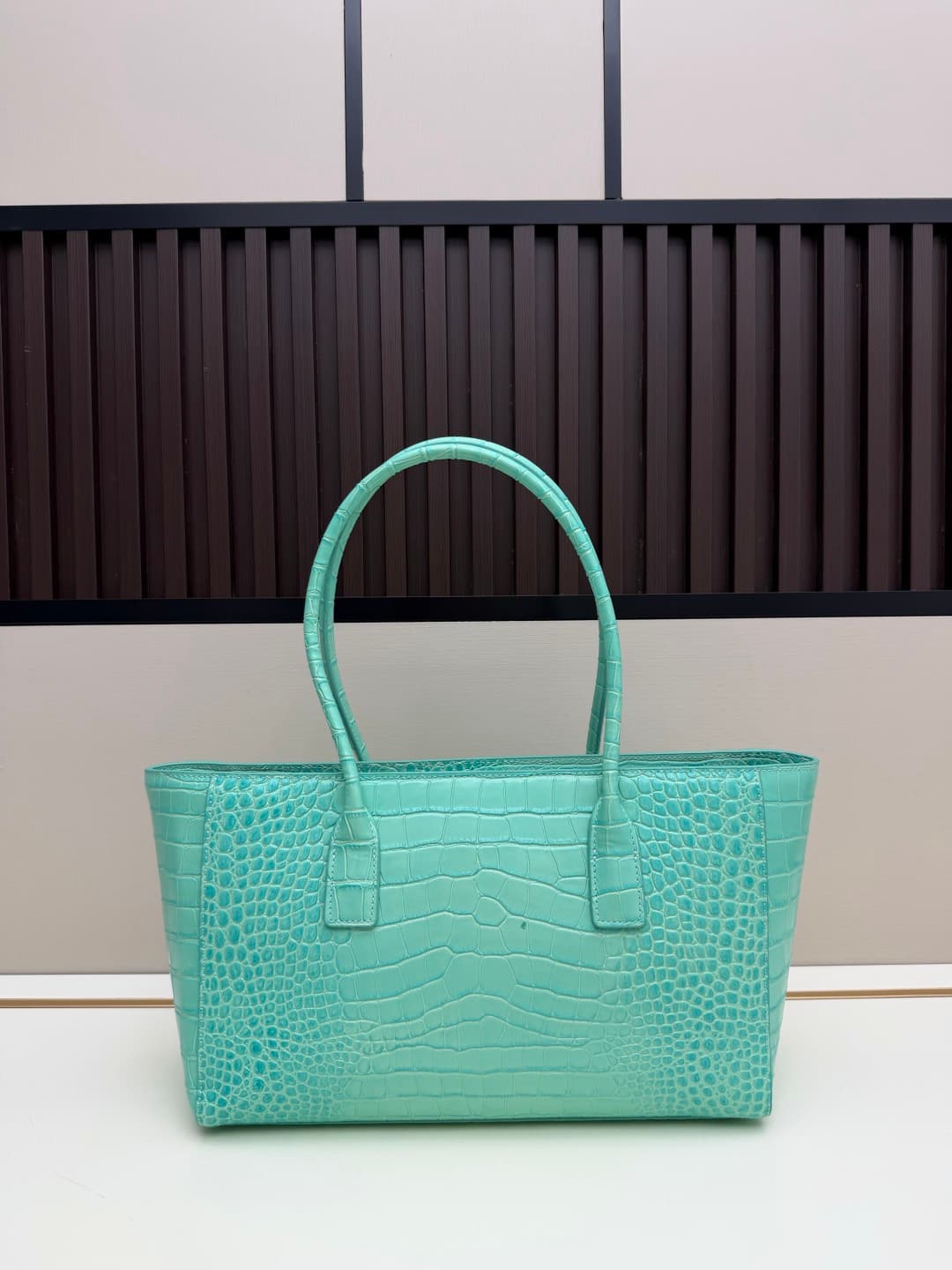 C3224 Plain weave, crocodile pattern – Spring/Summer show collection — image 3