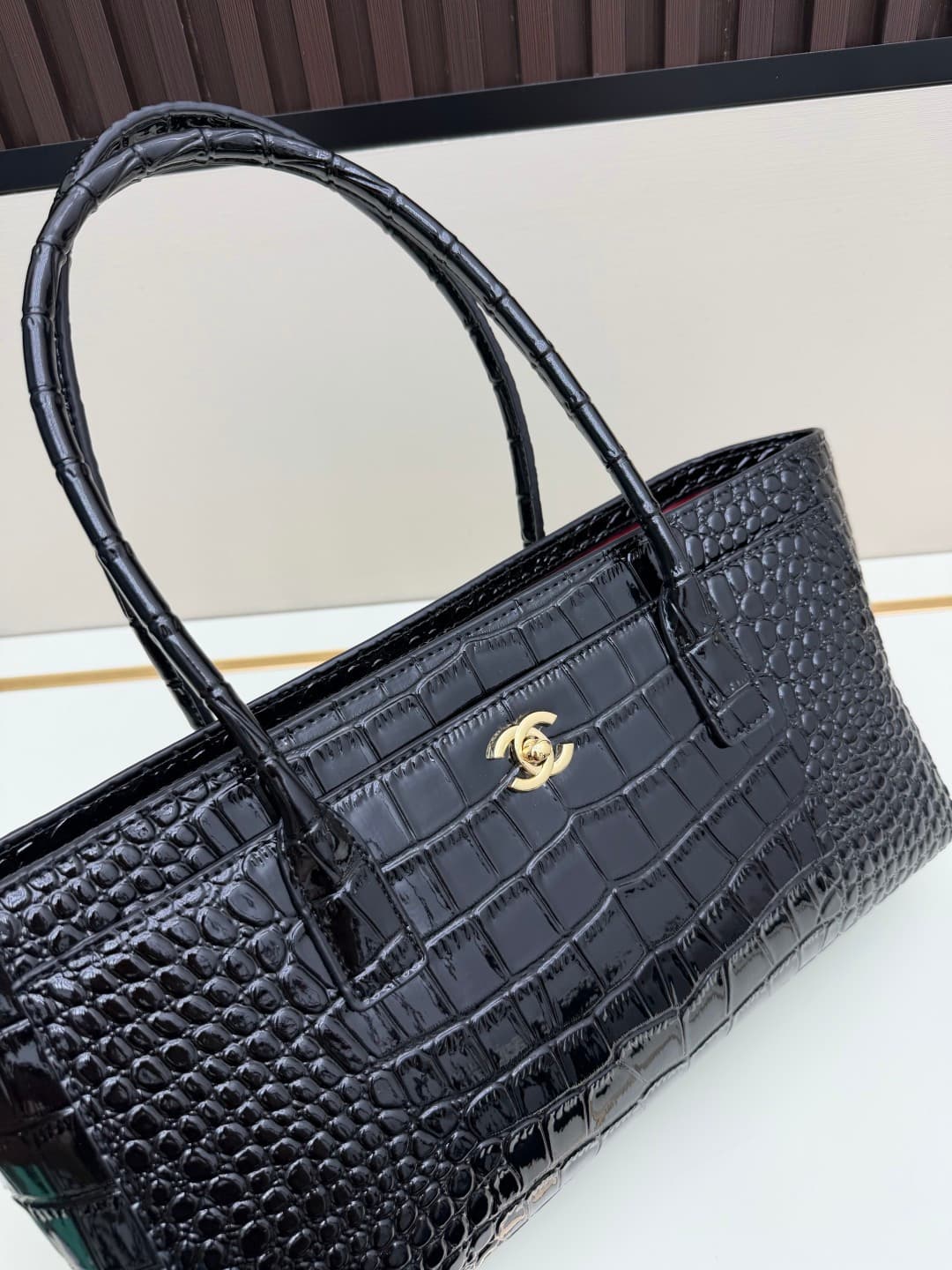 C3223 Flat weave, crocodile pattern – Spring/Summer show collection — image 4