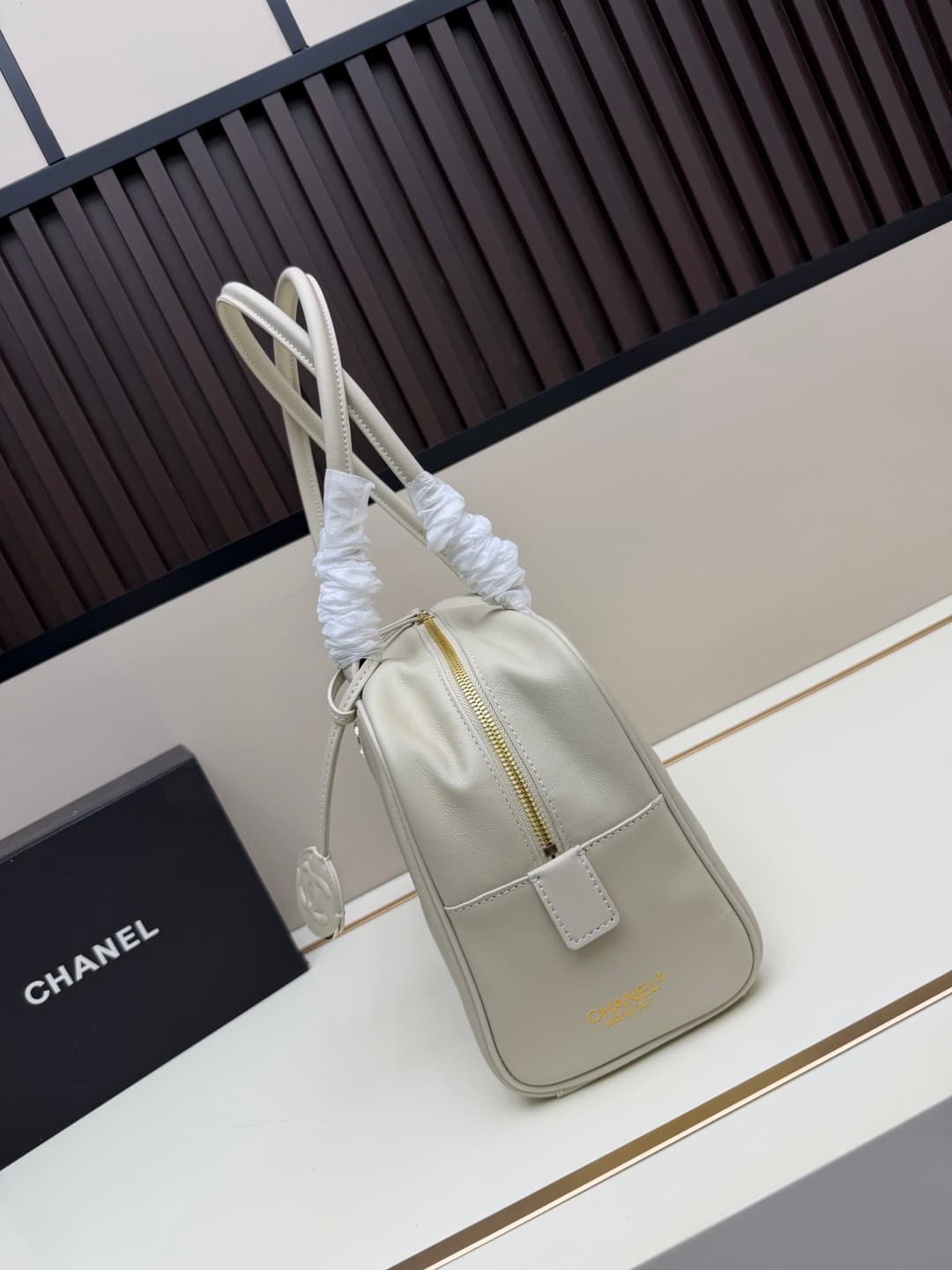 C700 New model. 𝐂𝐡𝐚𝐧𝐞𝐥 𝟐𝟔𝐬𝐬 new model bowling bag — image 2