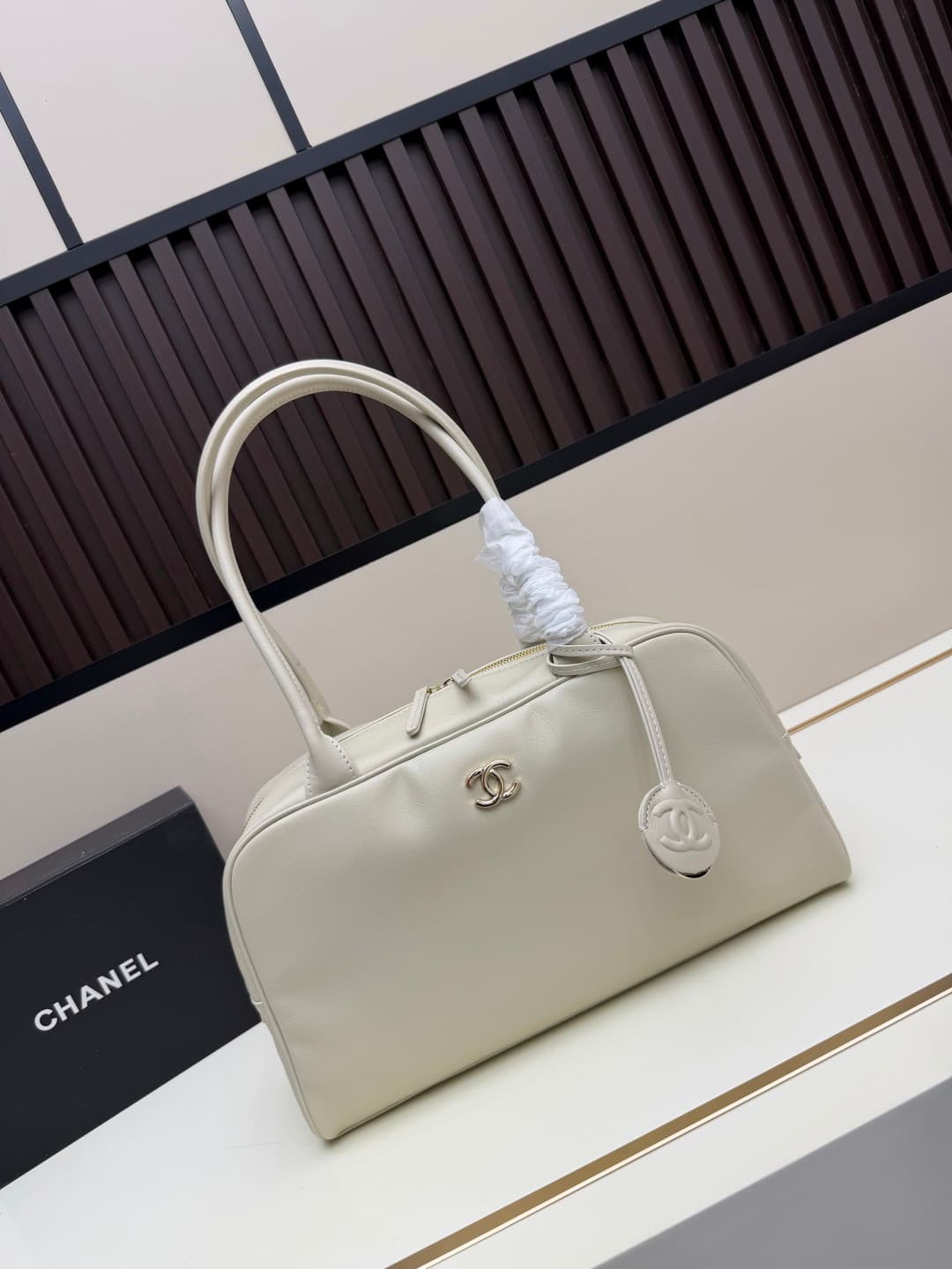 C700 New model. 𝐂𝐡𝐚𝐧𝐞𝐥 𝟐𝟔𝐬𝐬 new model bowling bag — image 1