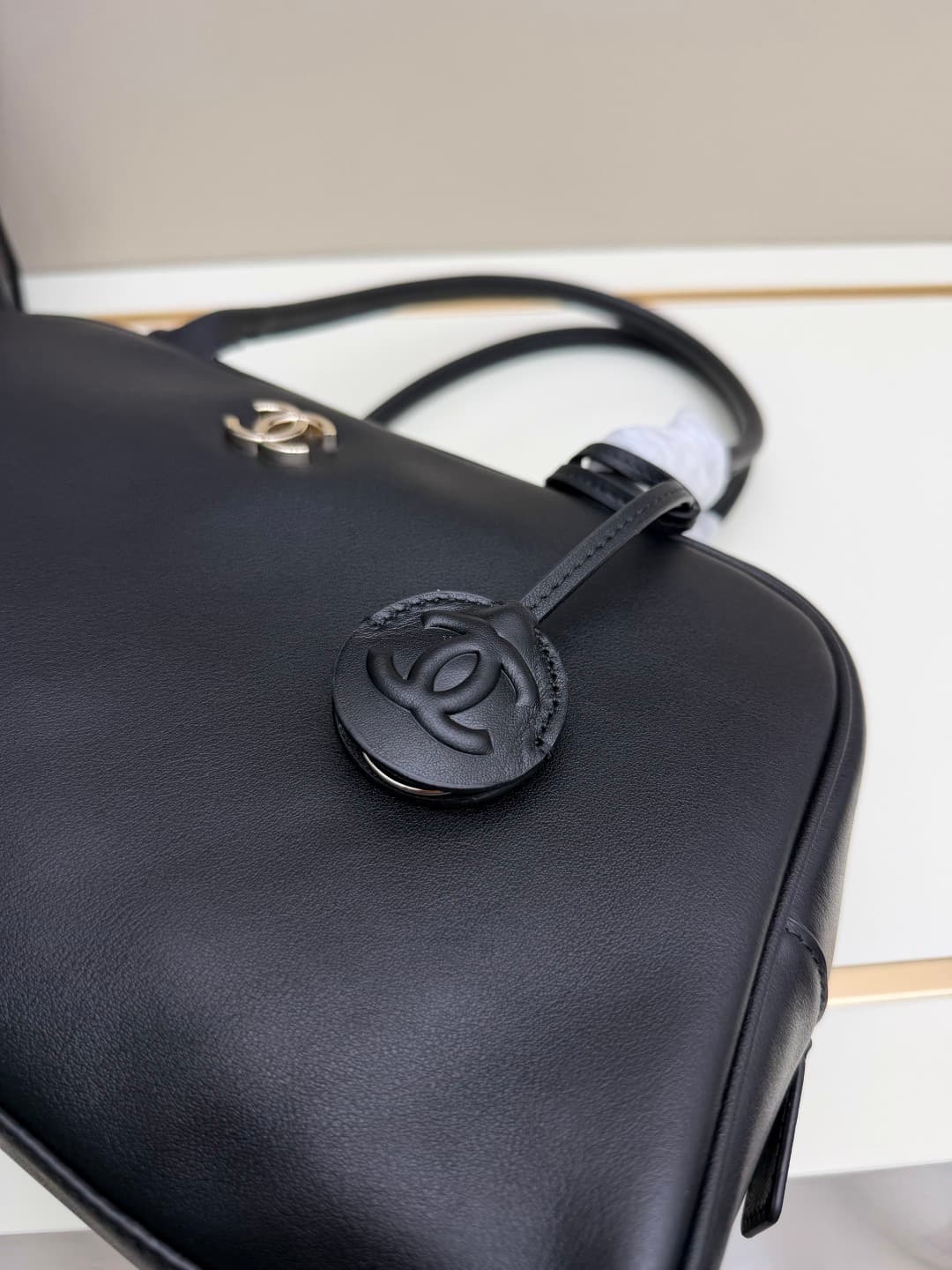 C698 New model. 𝐂𝐡𝐚𝐧𝐞𝐥 𝟐𝟔𝐬𝐬 new model bowling bag — image 6