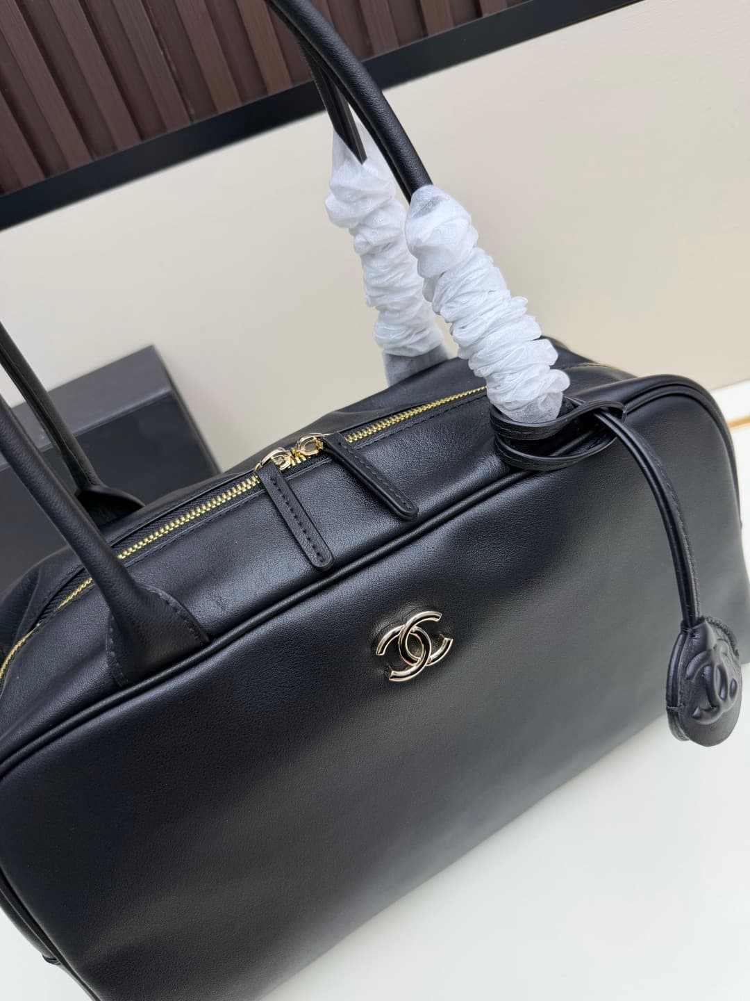 C698 New model. 𝐂𝐡𝐚𝐧𝐞𝐥 𝟐𝟔𝐬𝐬 new model bowling bag — image 4