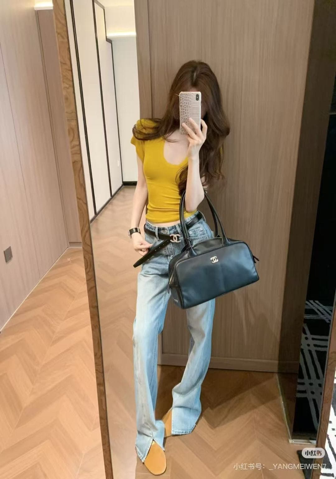 C697 New model. 𝐂𝐡𝐚𝐧𝐞𝐥 𝟐𝟔𝐬𝐬 new model bowling bag — image 3